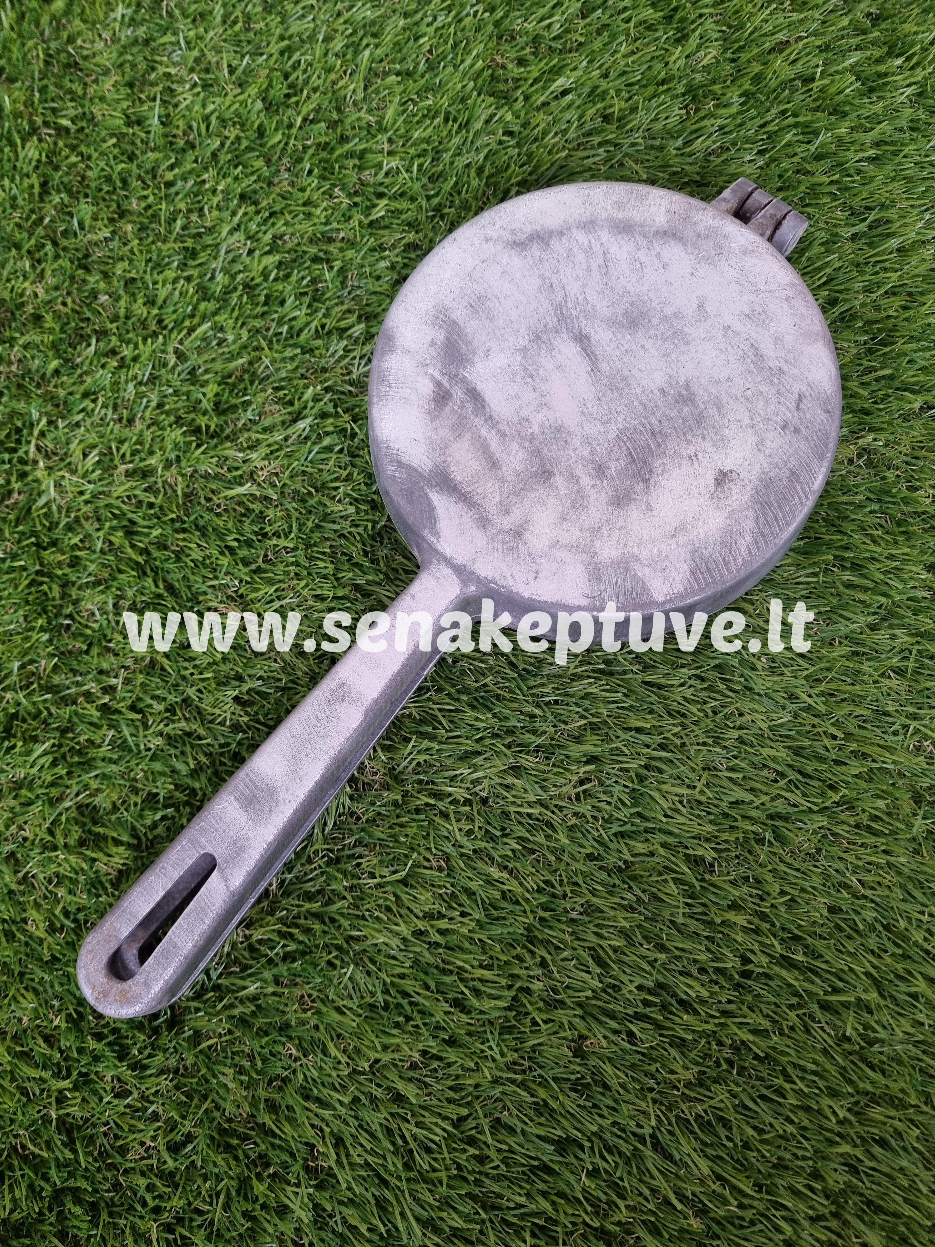 Senovinė voveraičių keptuvė