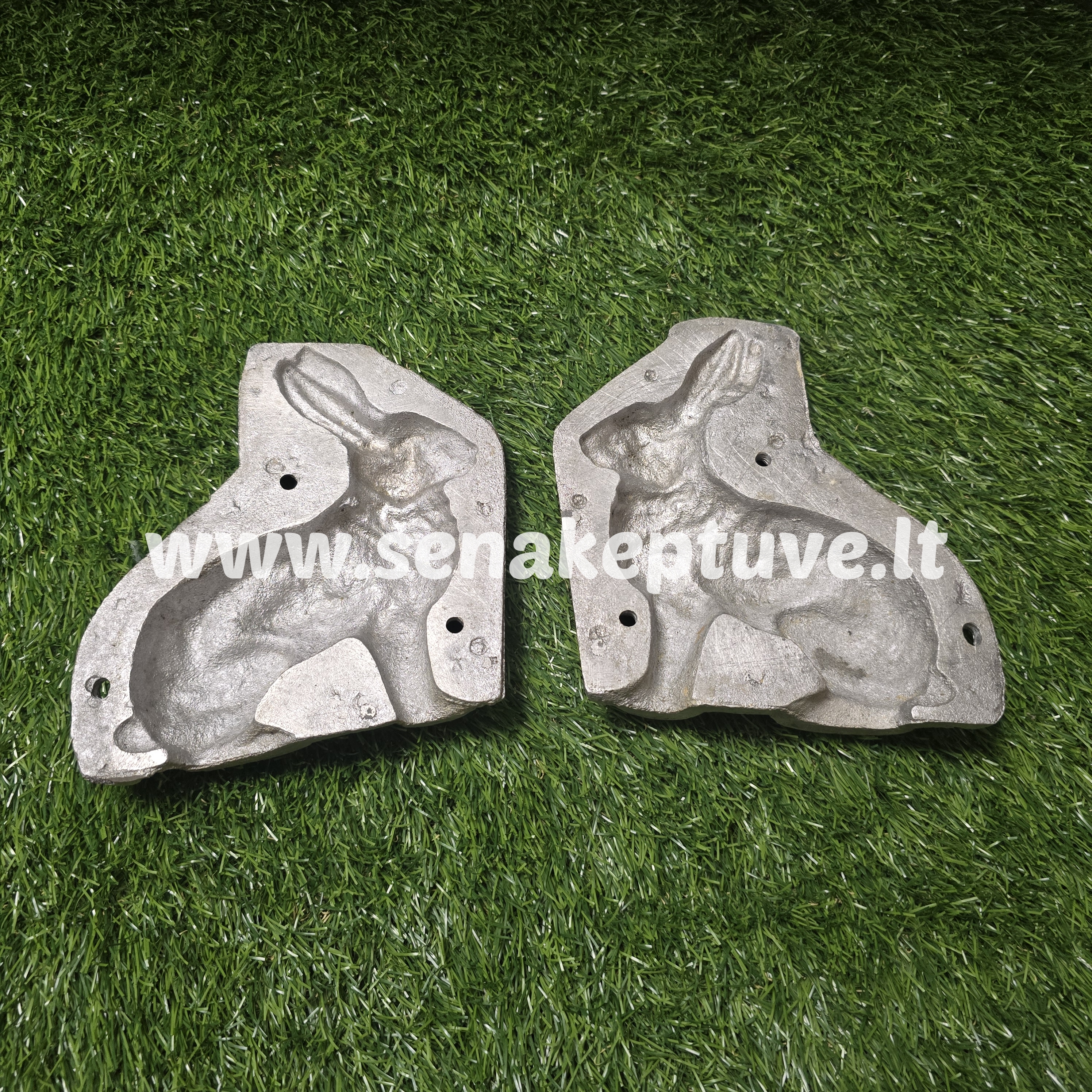 Senovinė zuikučio kepimo forma