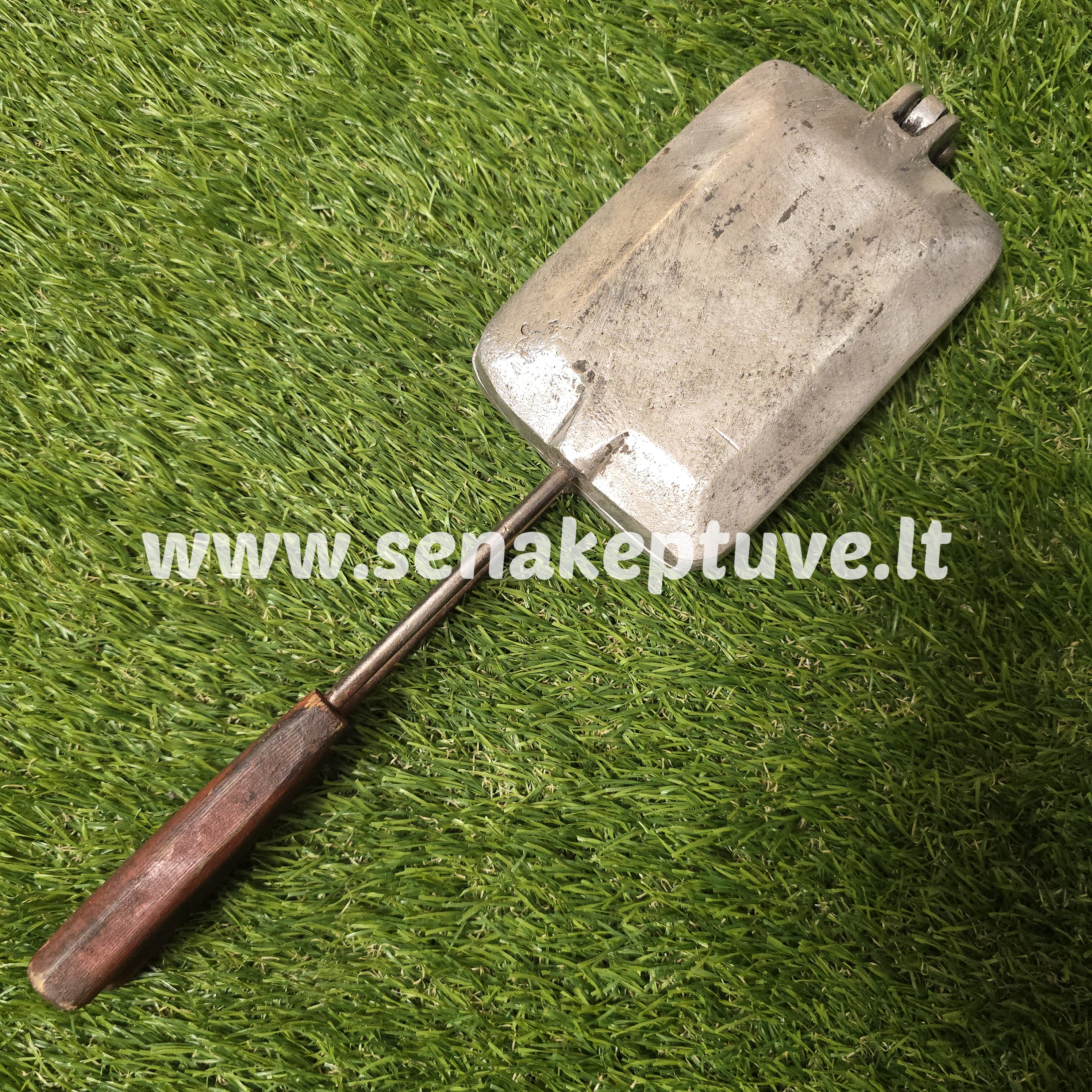 Senovinė asorti keptuvė (paukštelis, zuikutis, 2 voverės)