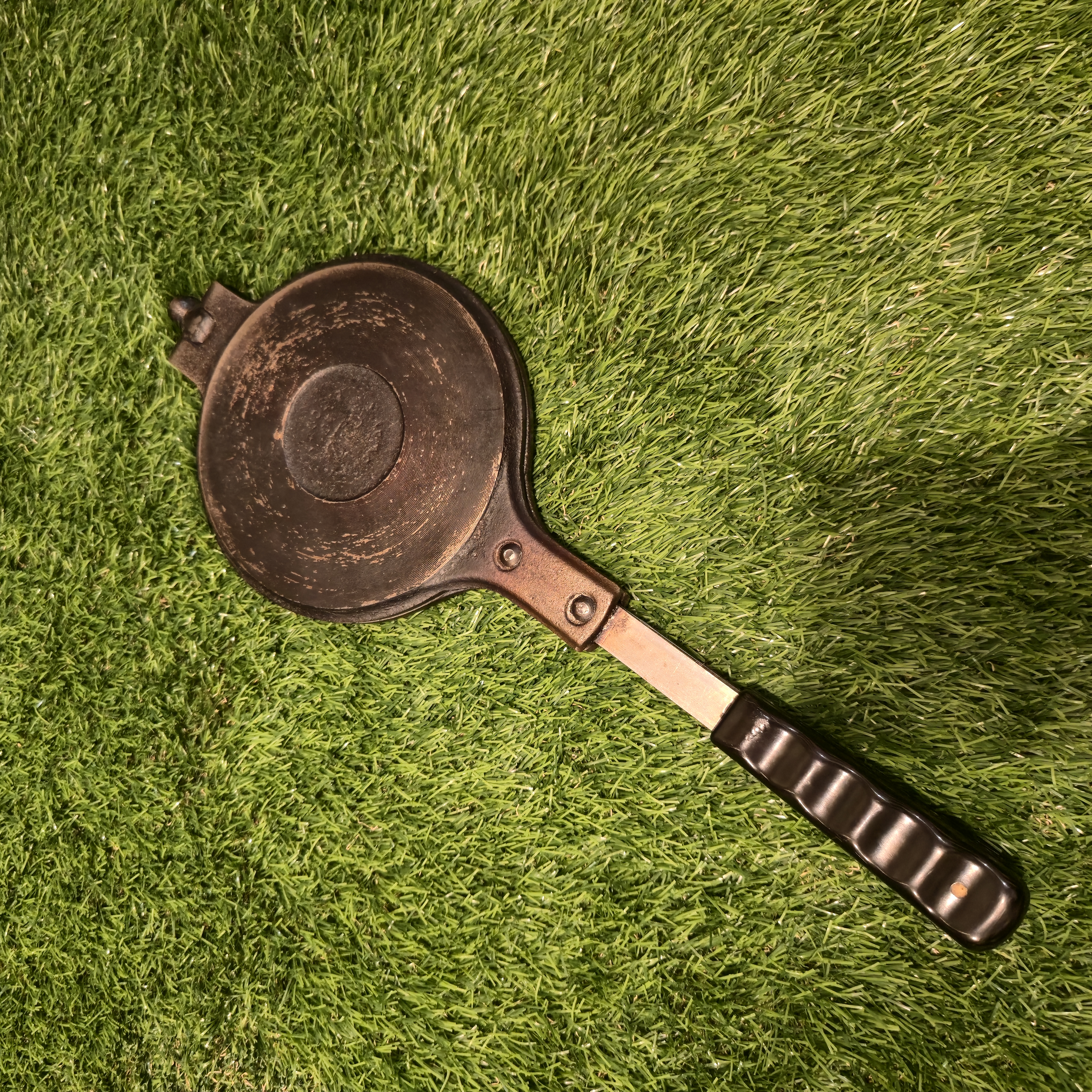 Ketaus plonų vaflių keptuvė