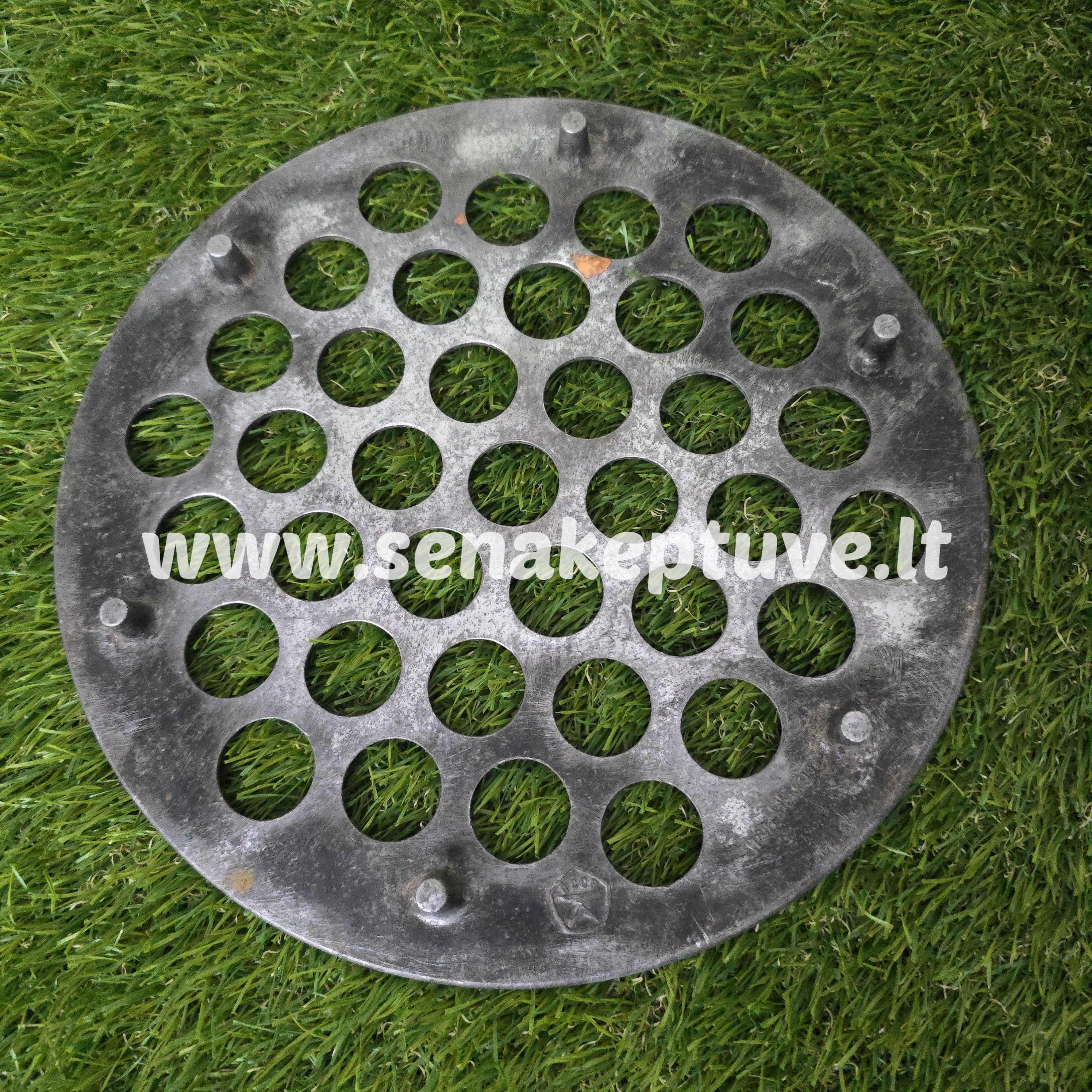 Senovinė koldūnų kepimo forma