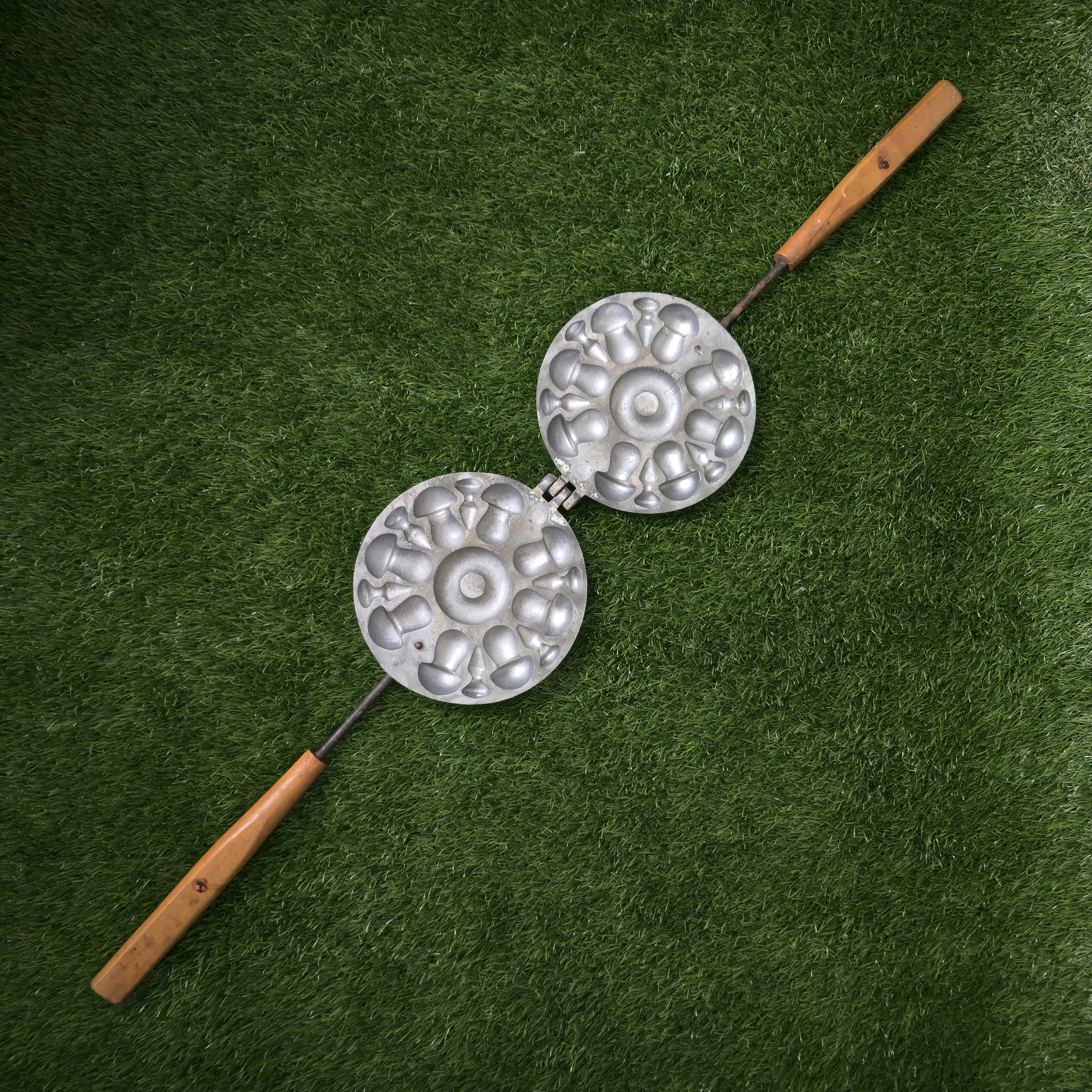 Senovinė grybukų keptuvė