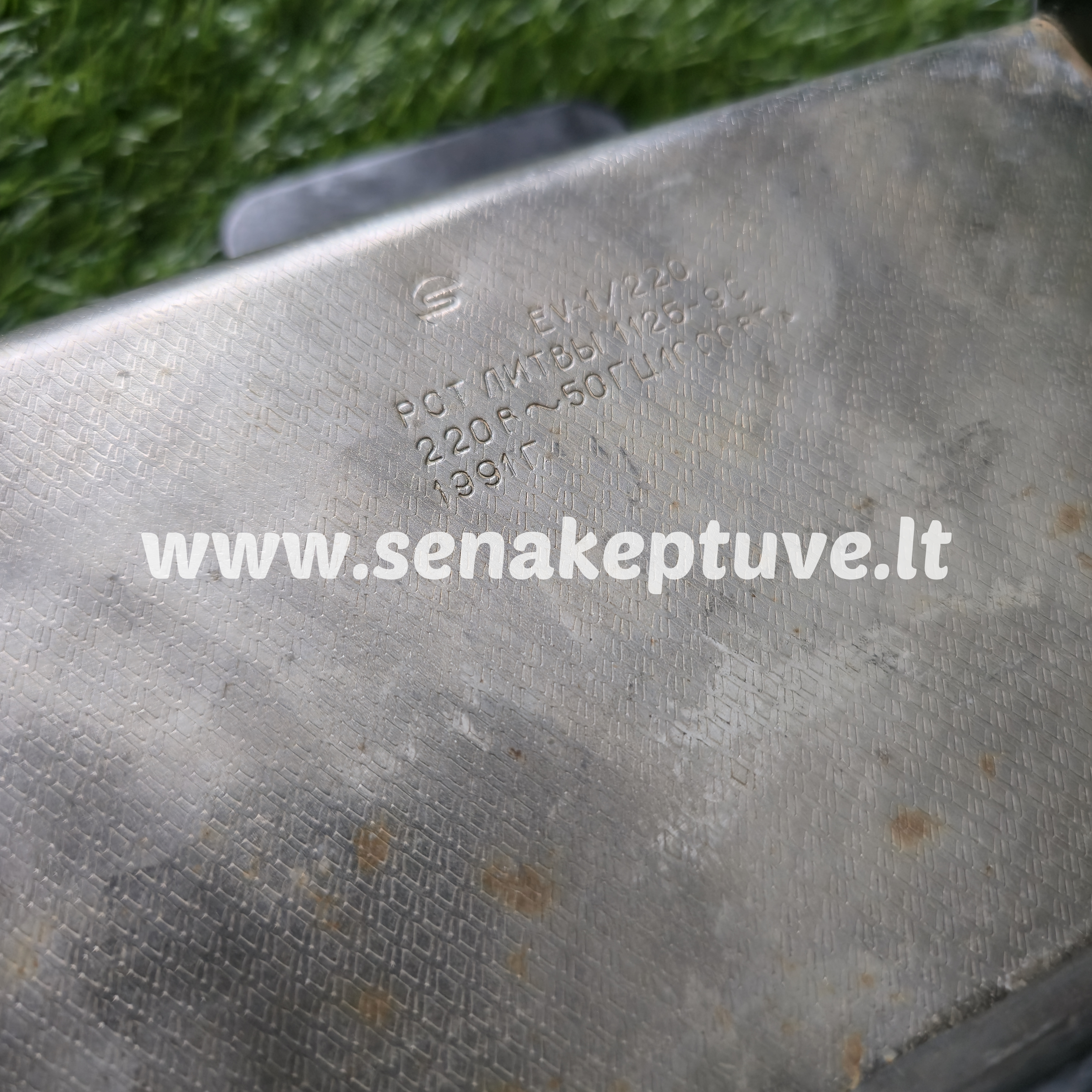 Senovinė elektrinė vaflinė su laidu