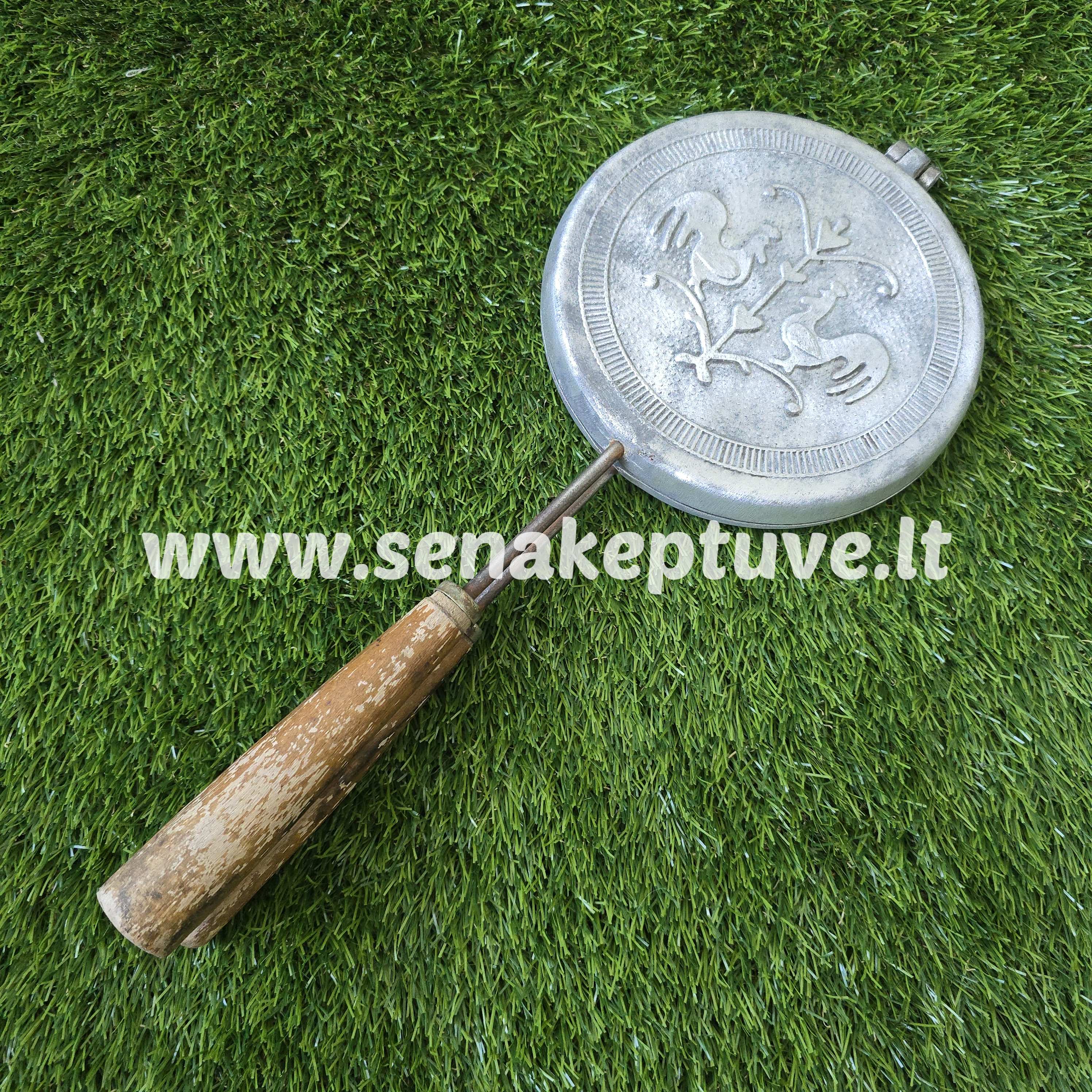 Senovinė gaidelių keptuvė