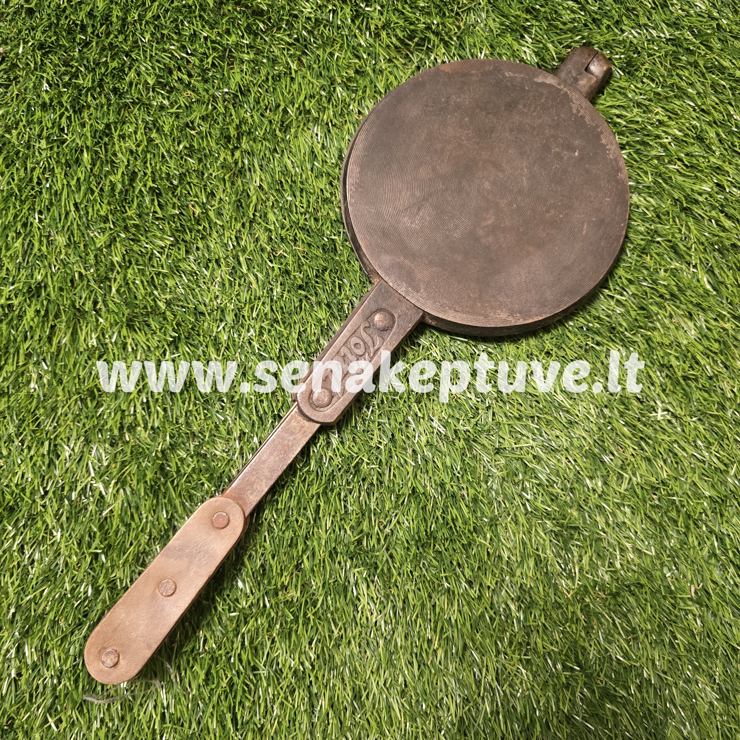 Senovinė ketaus plonų vaflių keptuvė