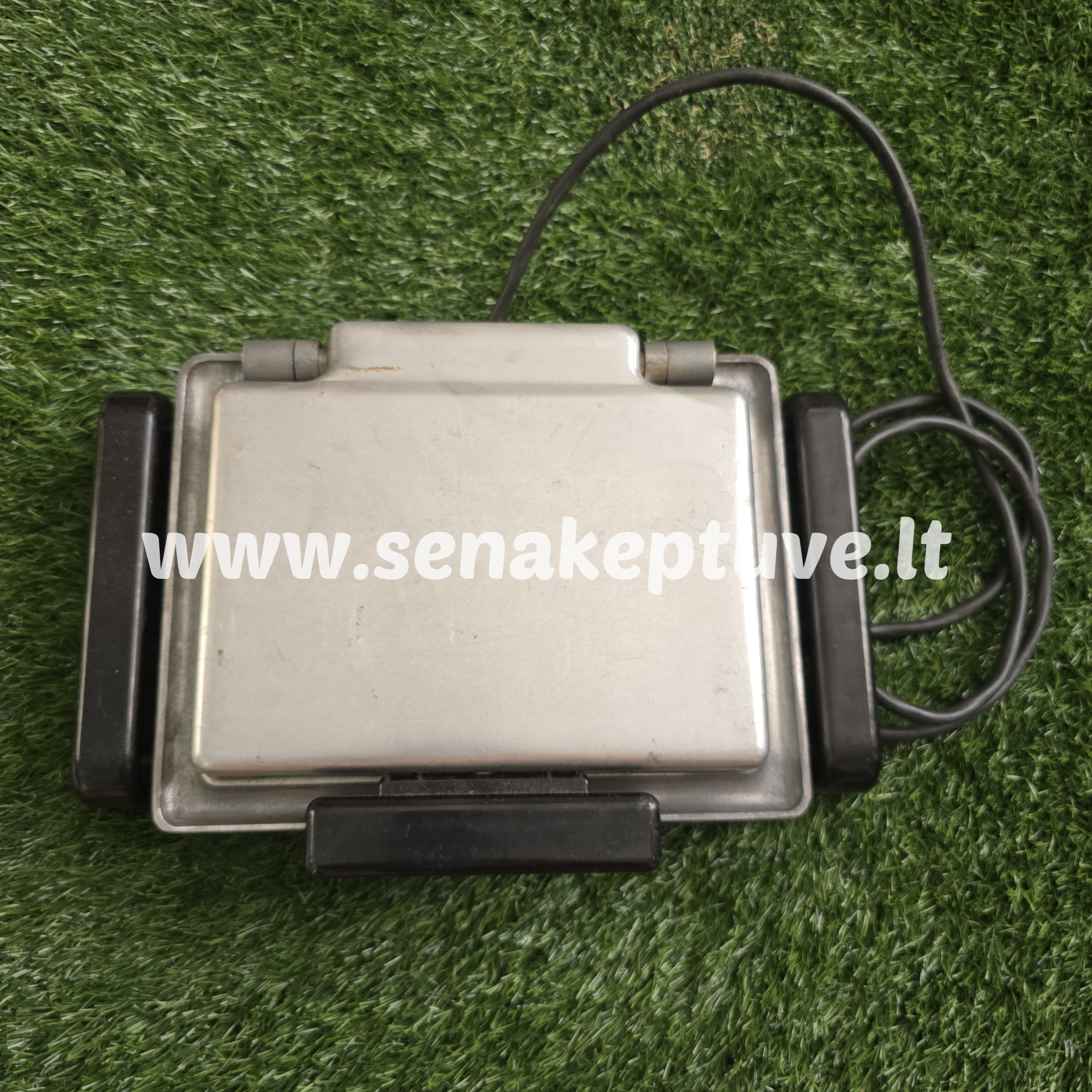 Senovinė elektrinė vaflinė su laidu ploniems vafliams