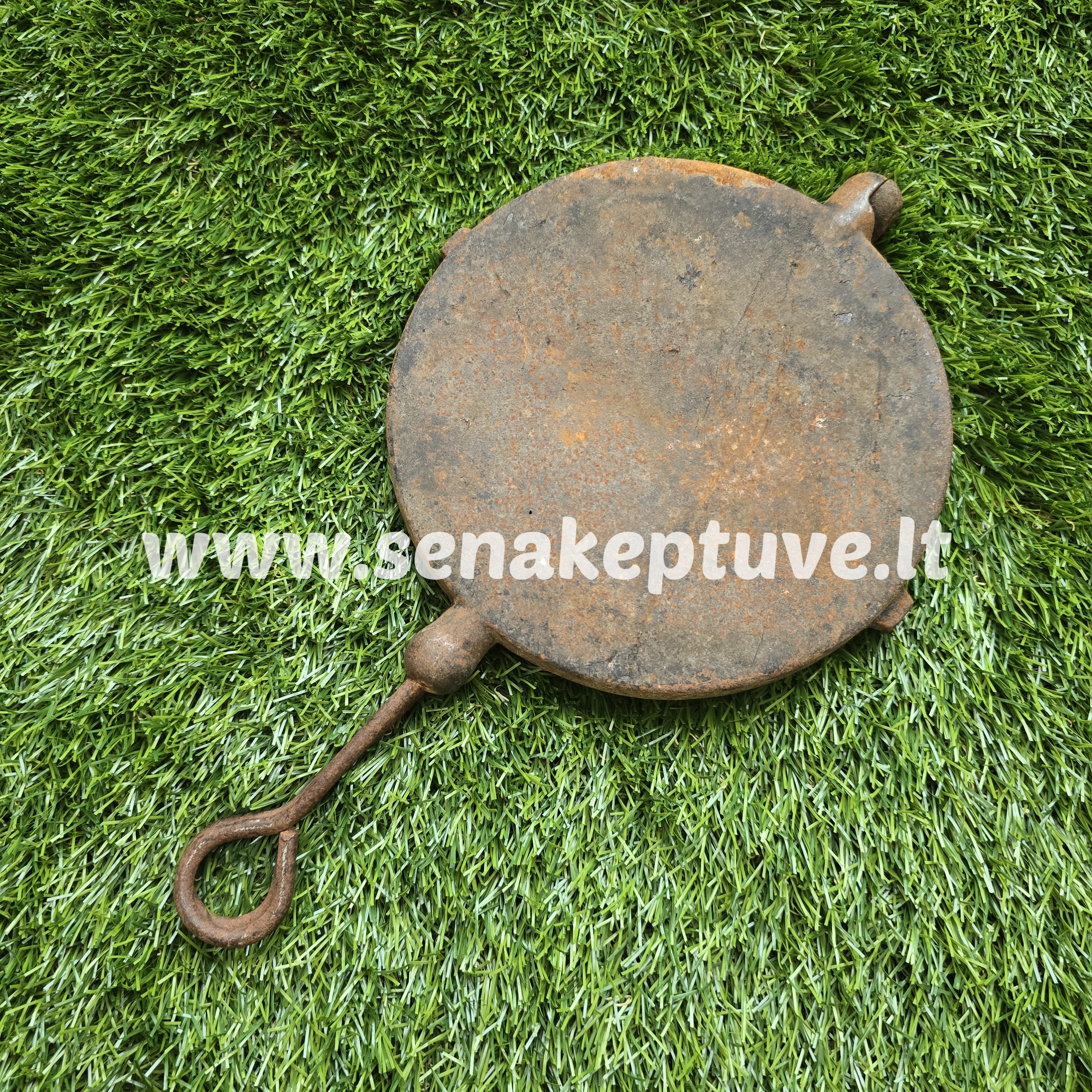 Senovinė ketaus čirvinių blynų keptuvė