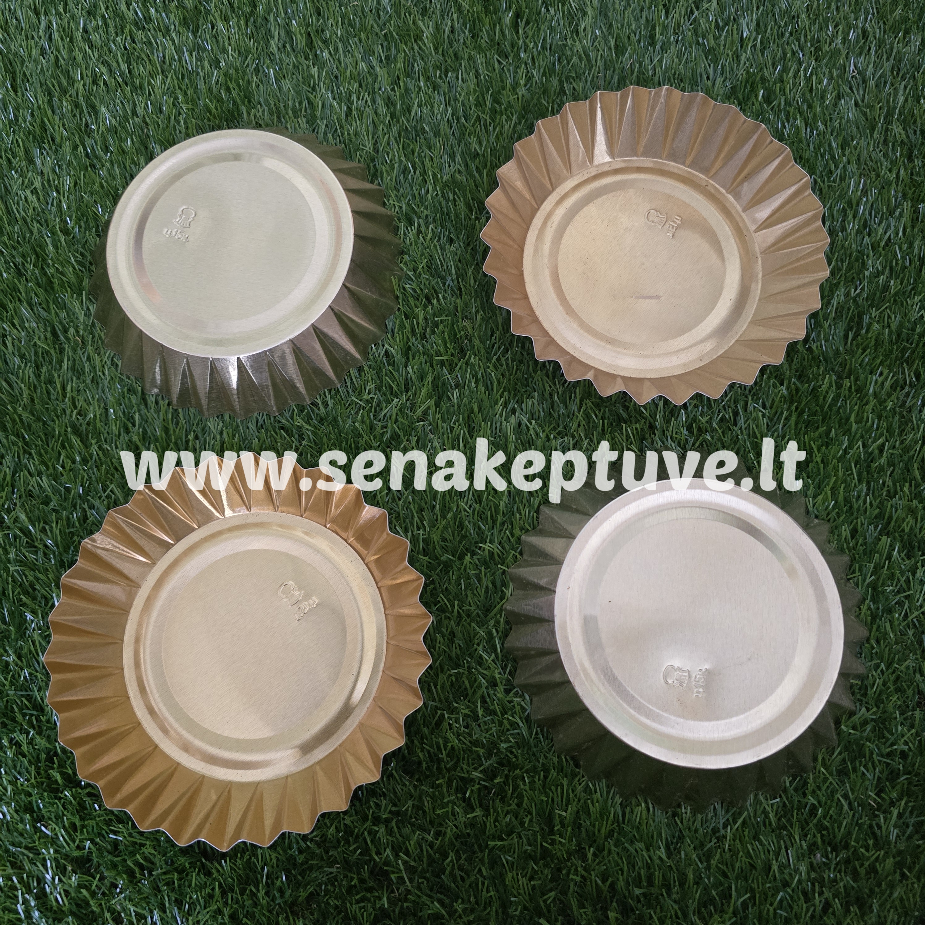 Senovinės kepimo formelės - krepšeliai