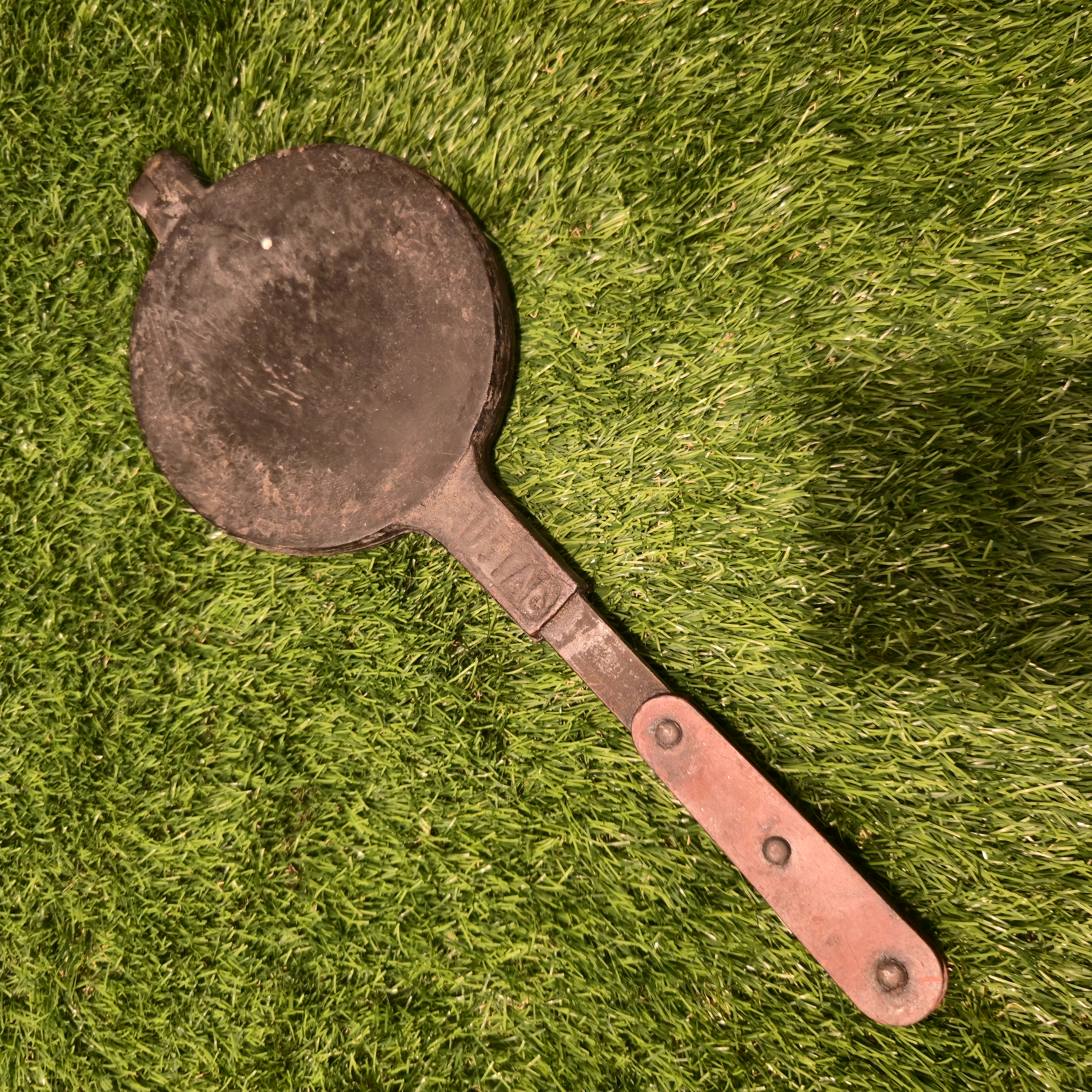 Ketaus plonų vaflių keptuvė