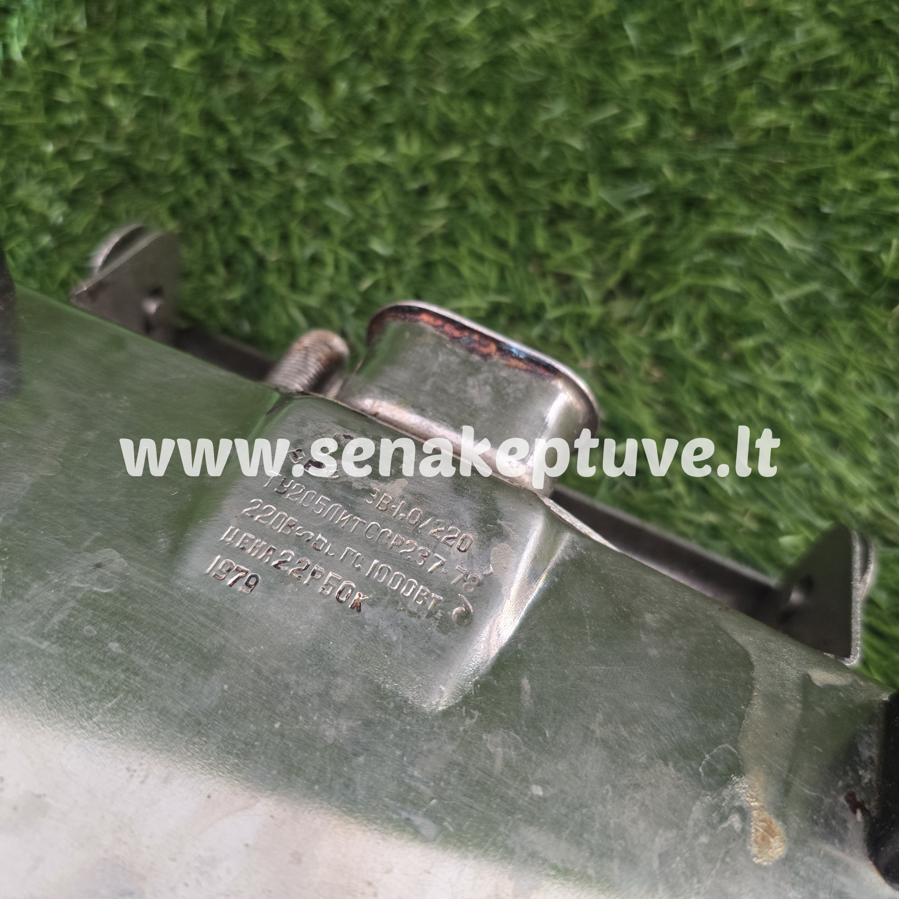 Senovinė elektrinė vaflinė su laidu