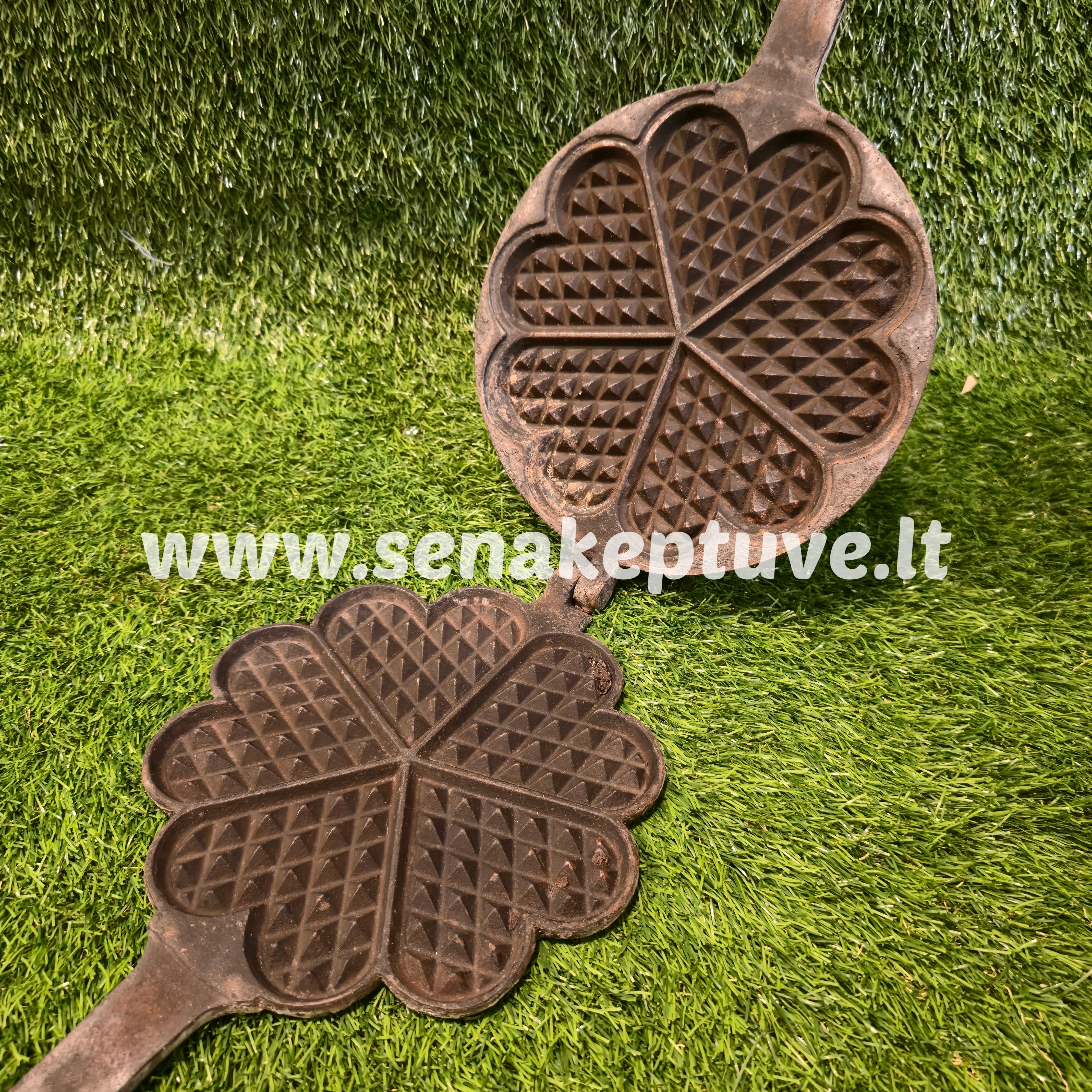 Senovinė ketaus čirvinių blynų keptuvė