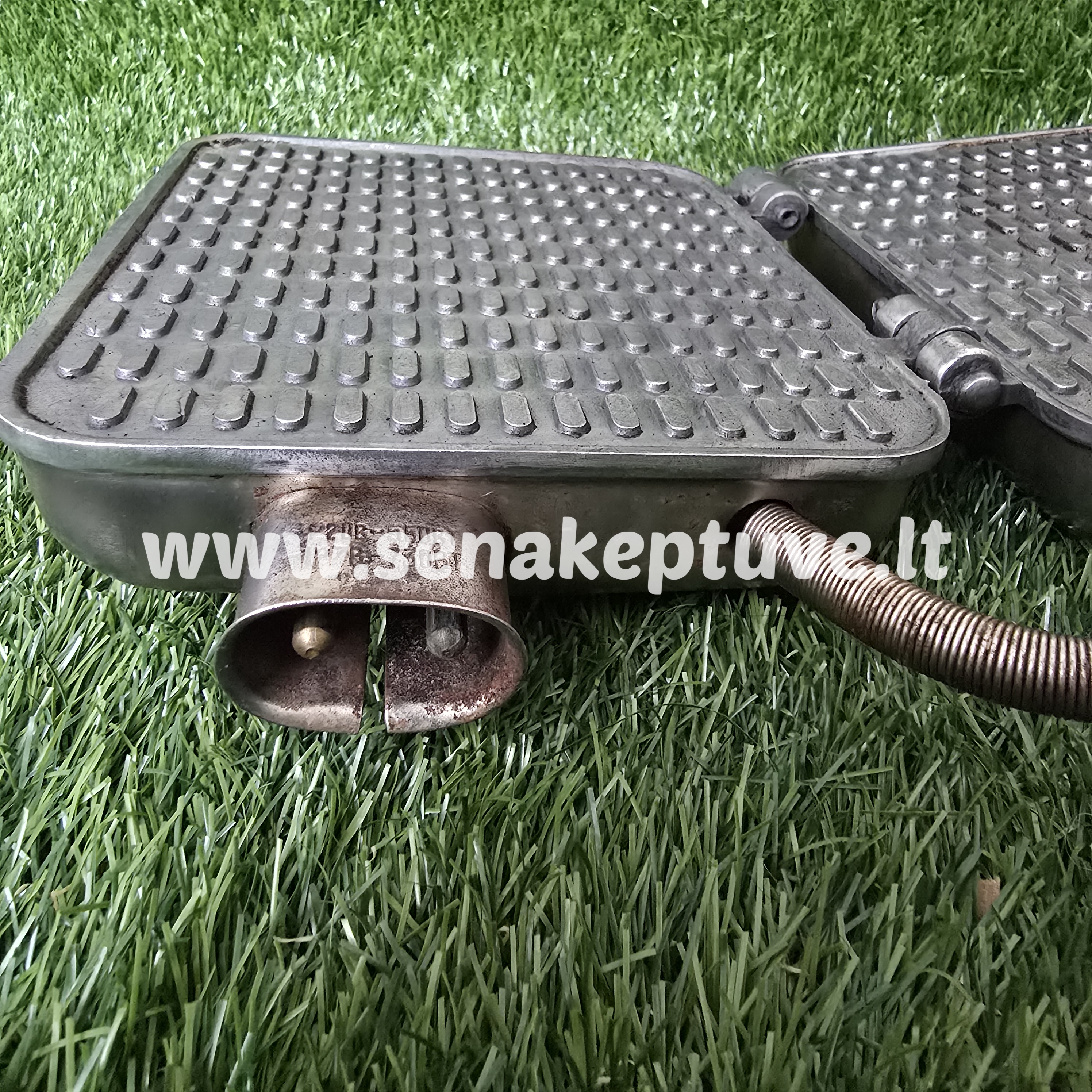 Senovinė elektrinė vaflinė su laidu (nėra apatinės rankenos)