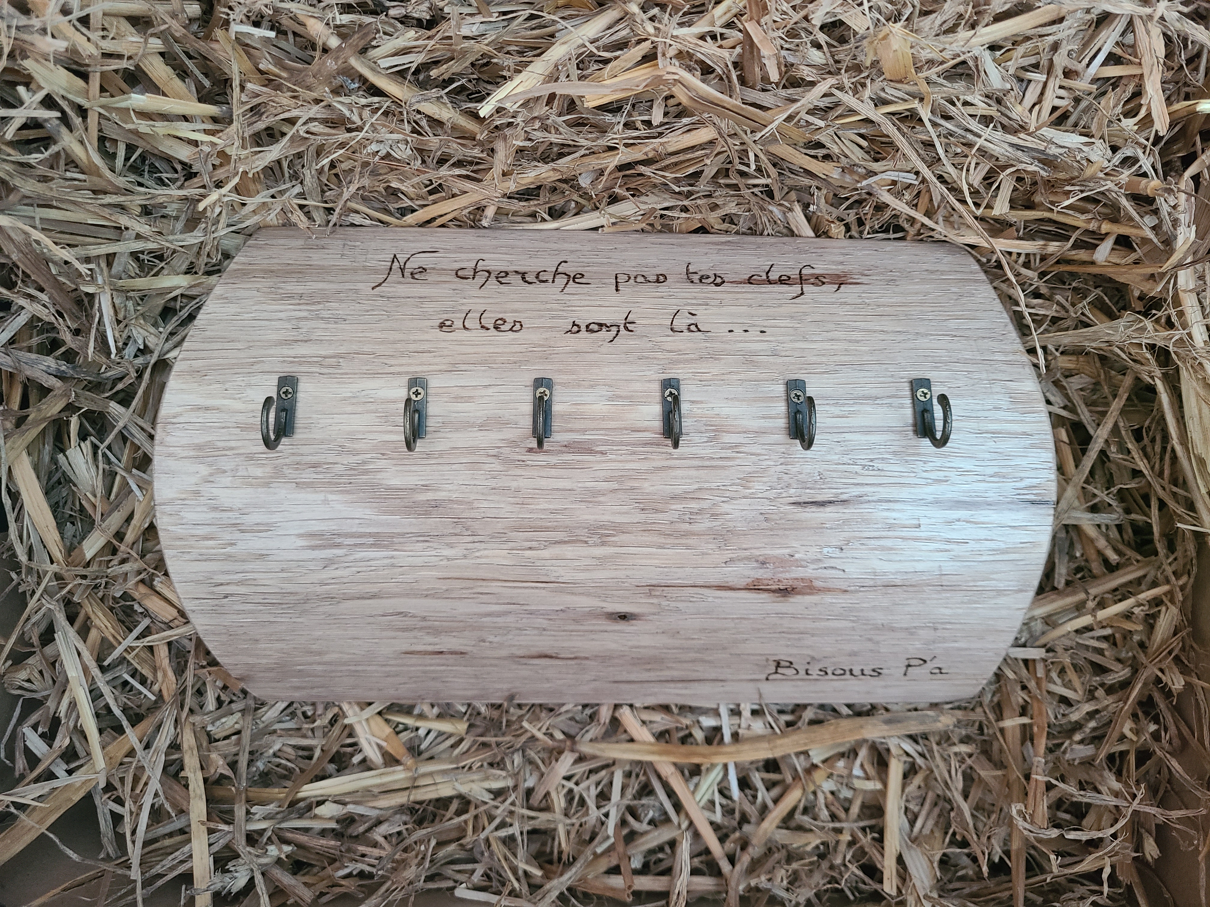 Porte-clés mural en bois