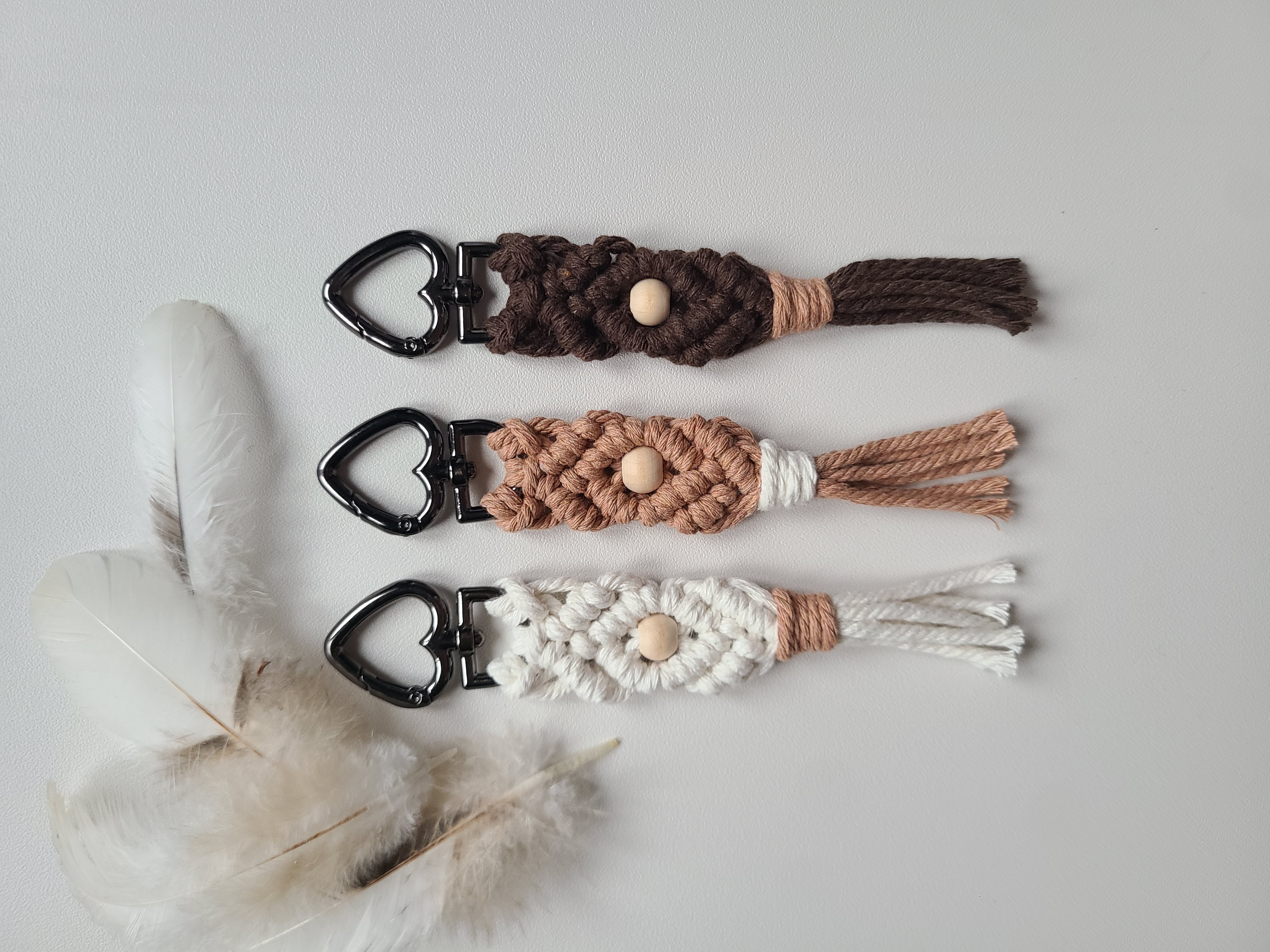 Porte-clefs en macramé attache coeur