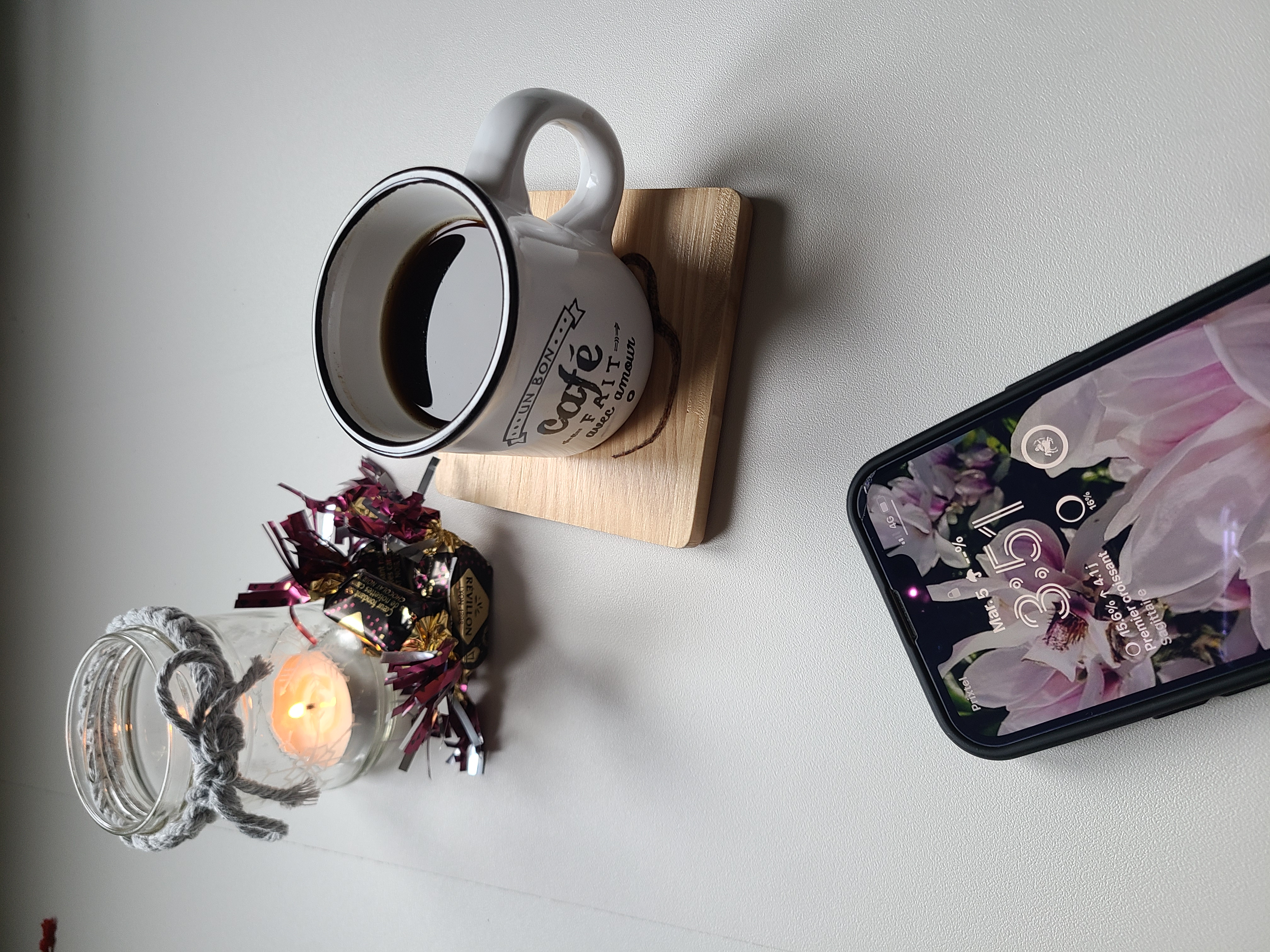 Ensemble de sous-tasses à café en bois à motif