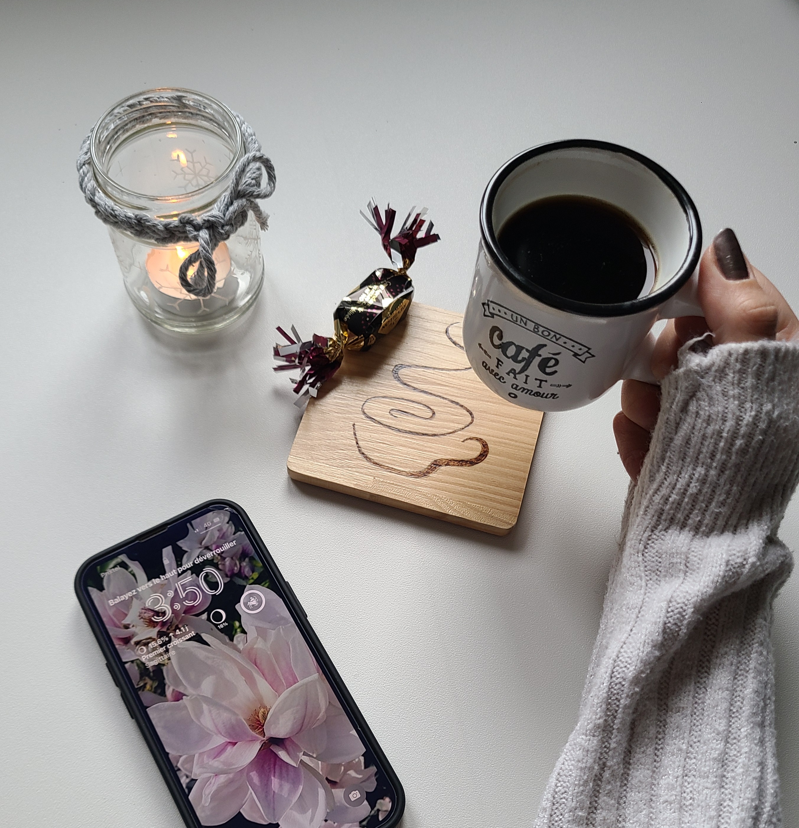 Ensemble de sous-tasses à café en bois à motif