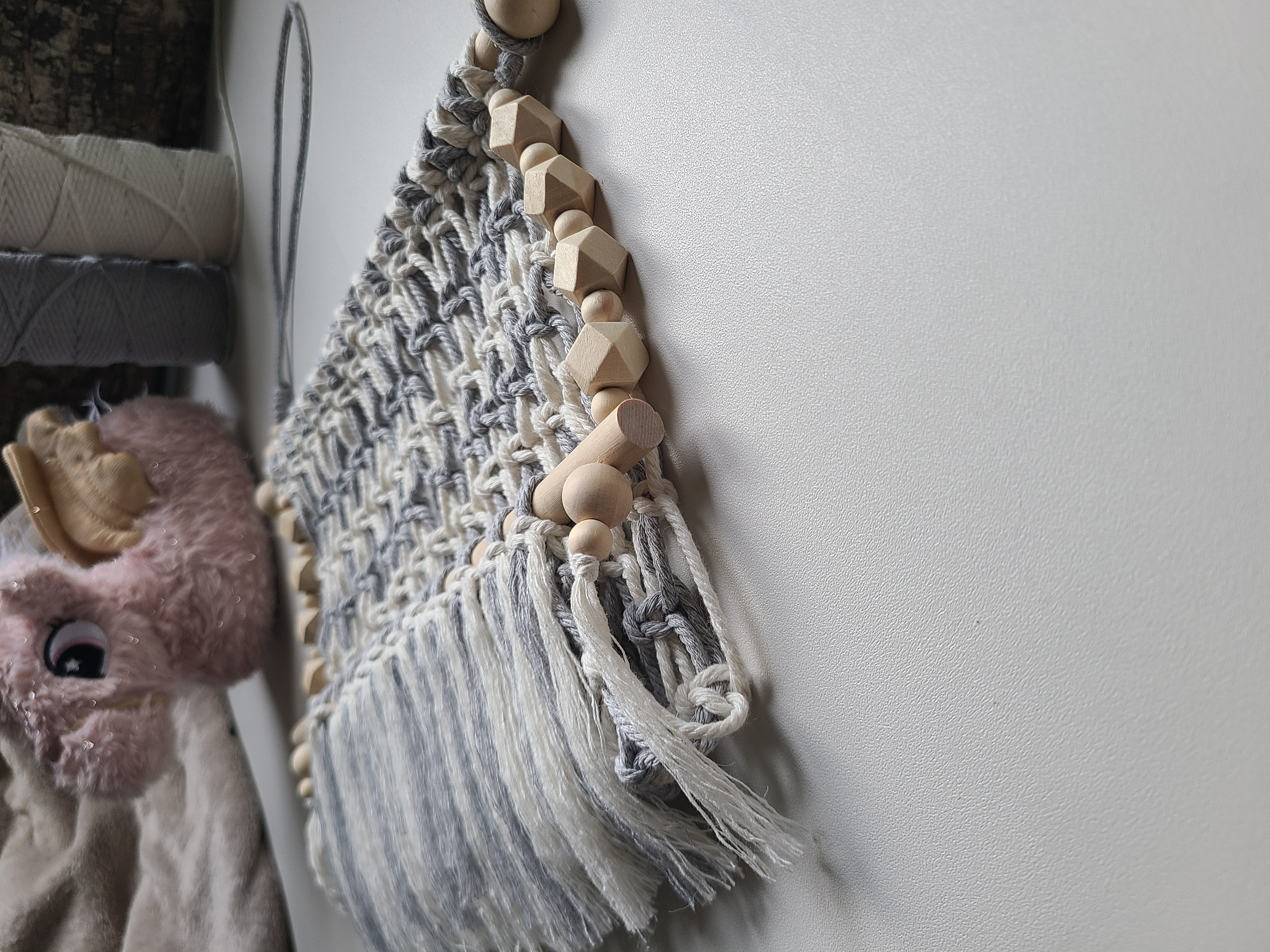 Pochette de rangement en macramé