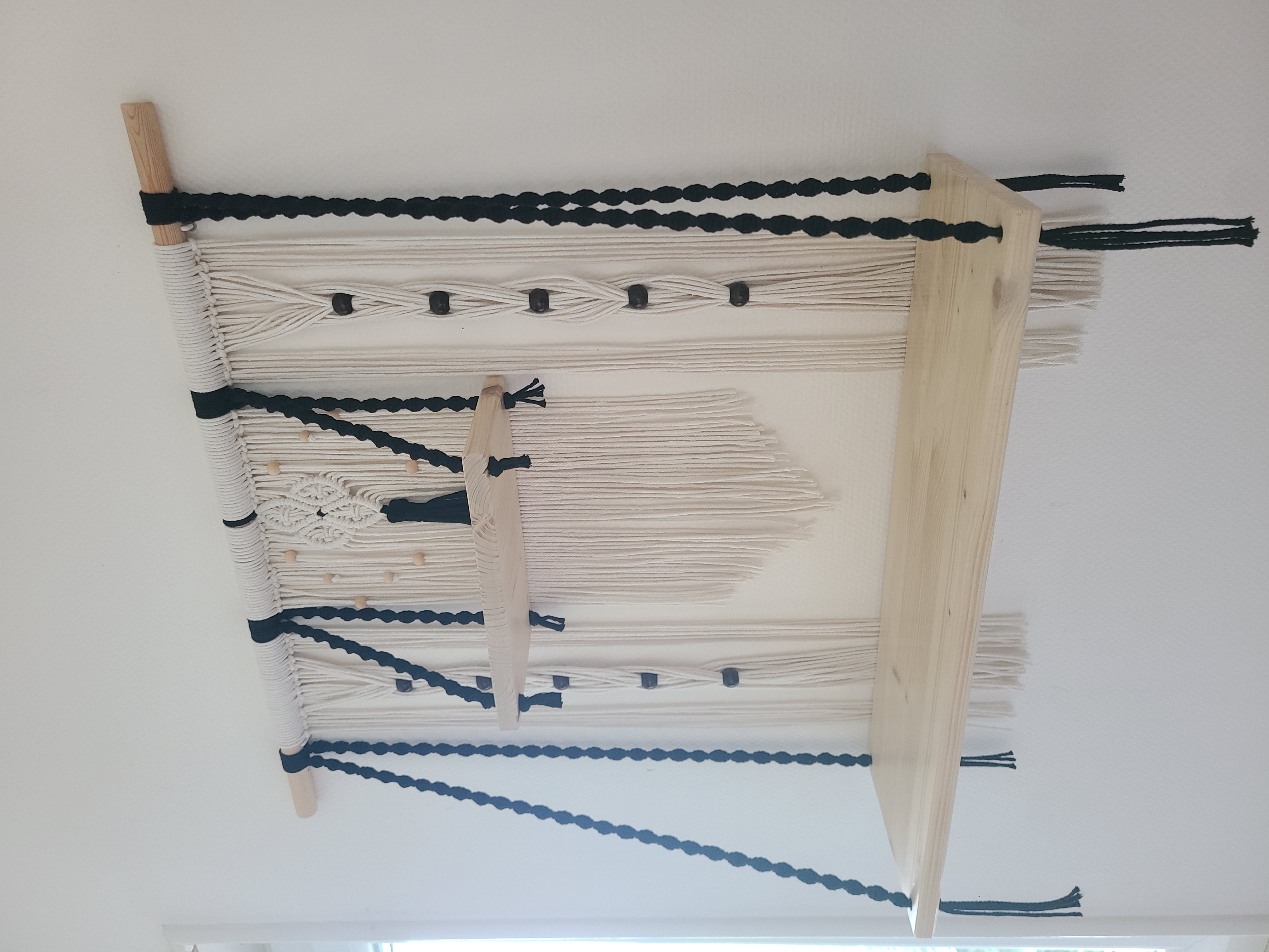 Etagère en macramé à double niveau