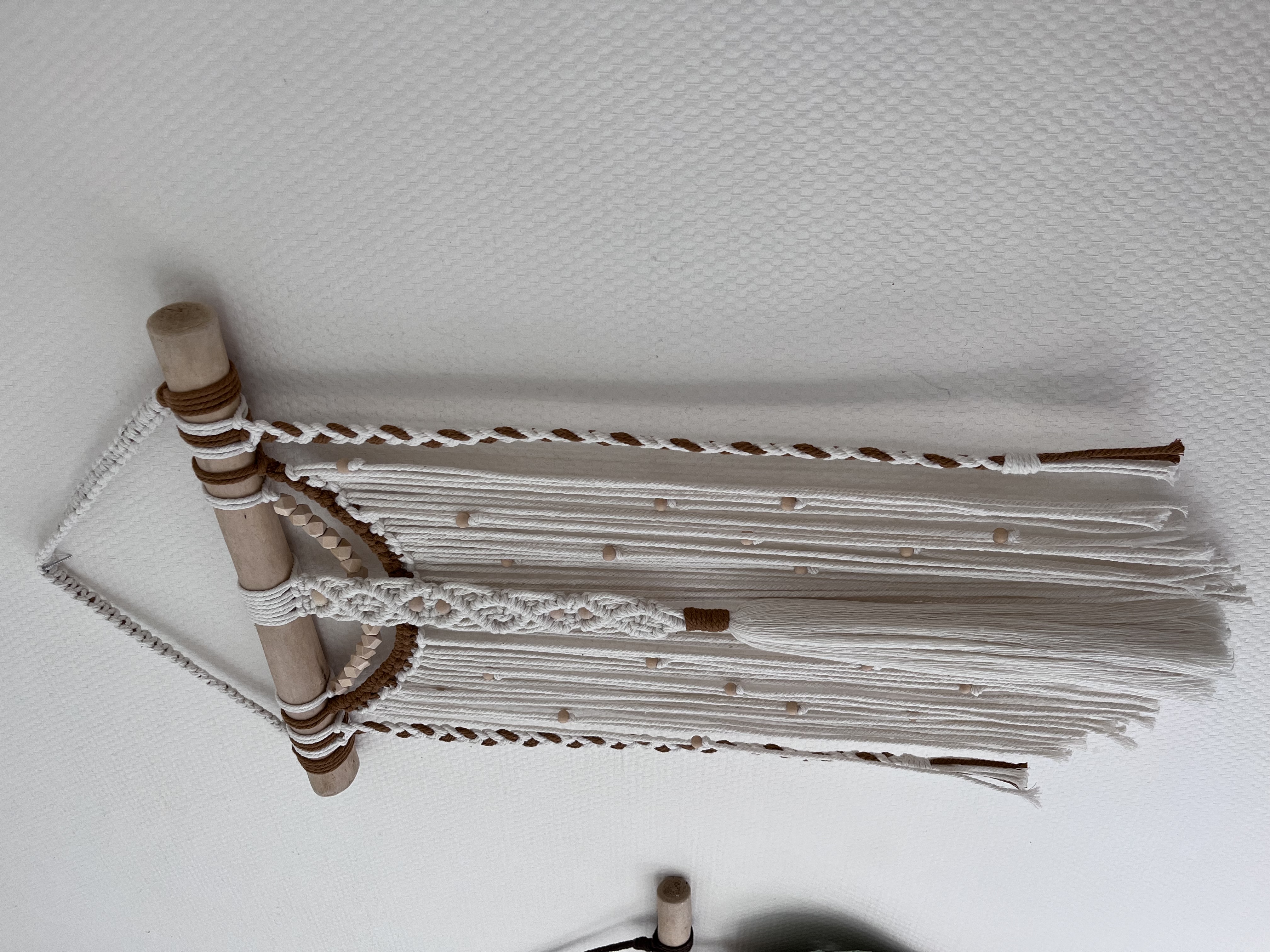 Décoration murale en macramé