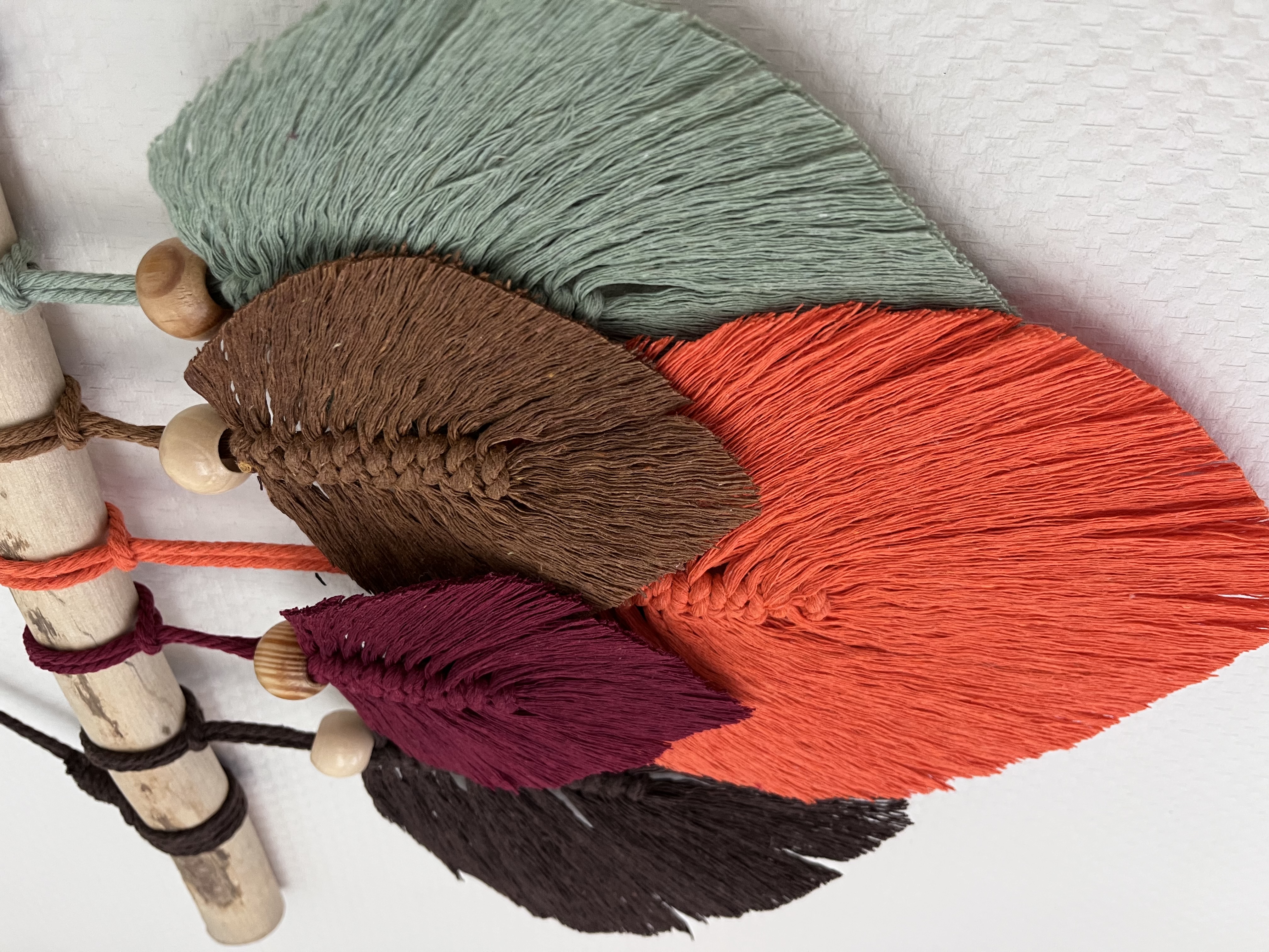 Décoration murale en macramé