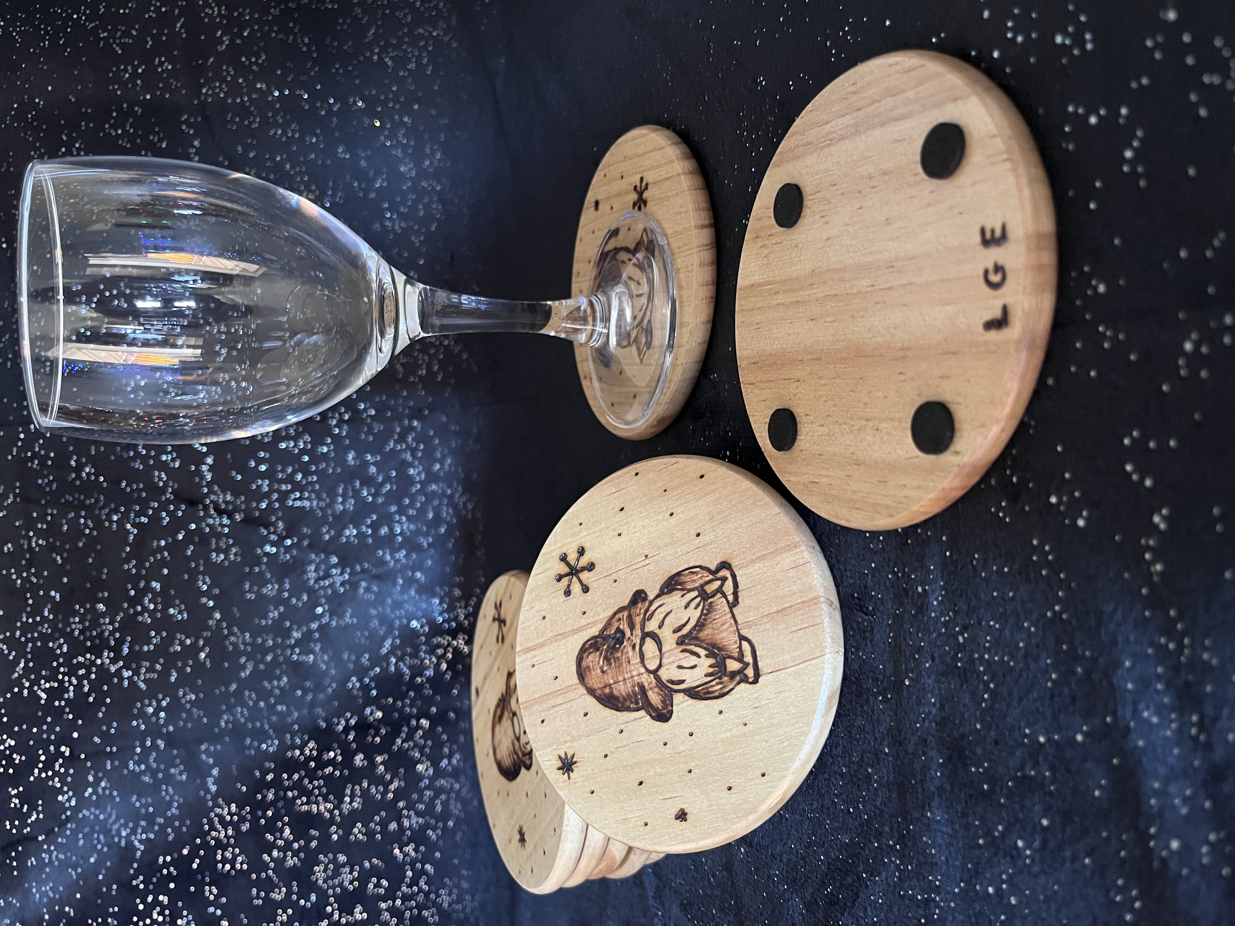 Sous-verres en bois gnome de Noël gravés