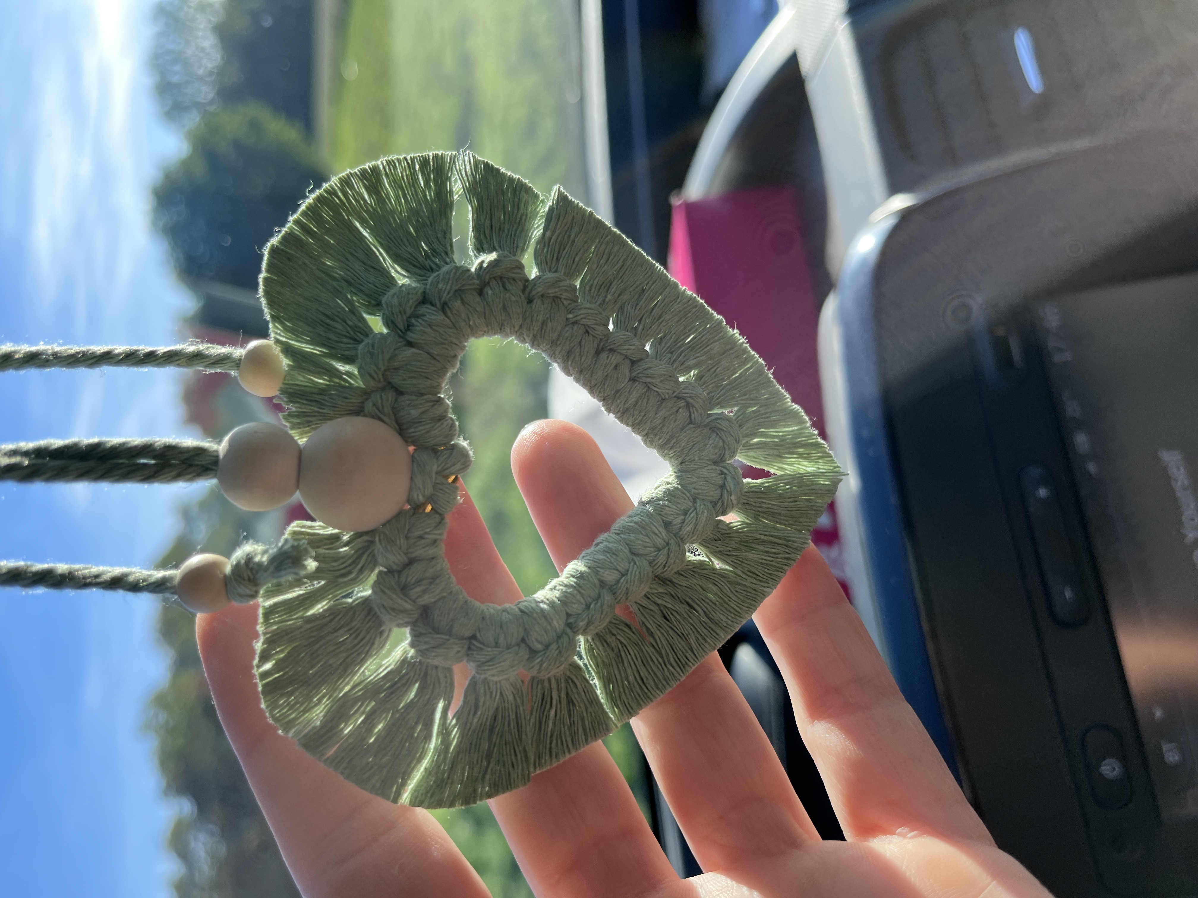 Pendentif pour rétroviseur en macramé Cœur