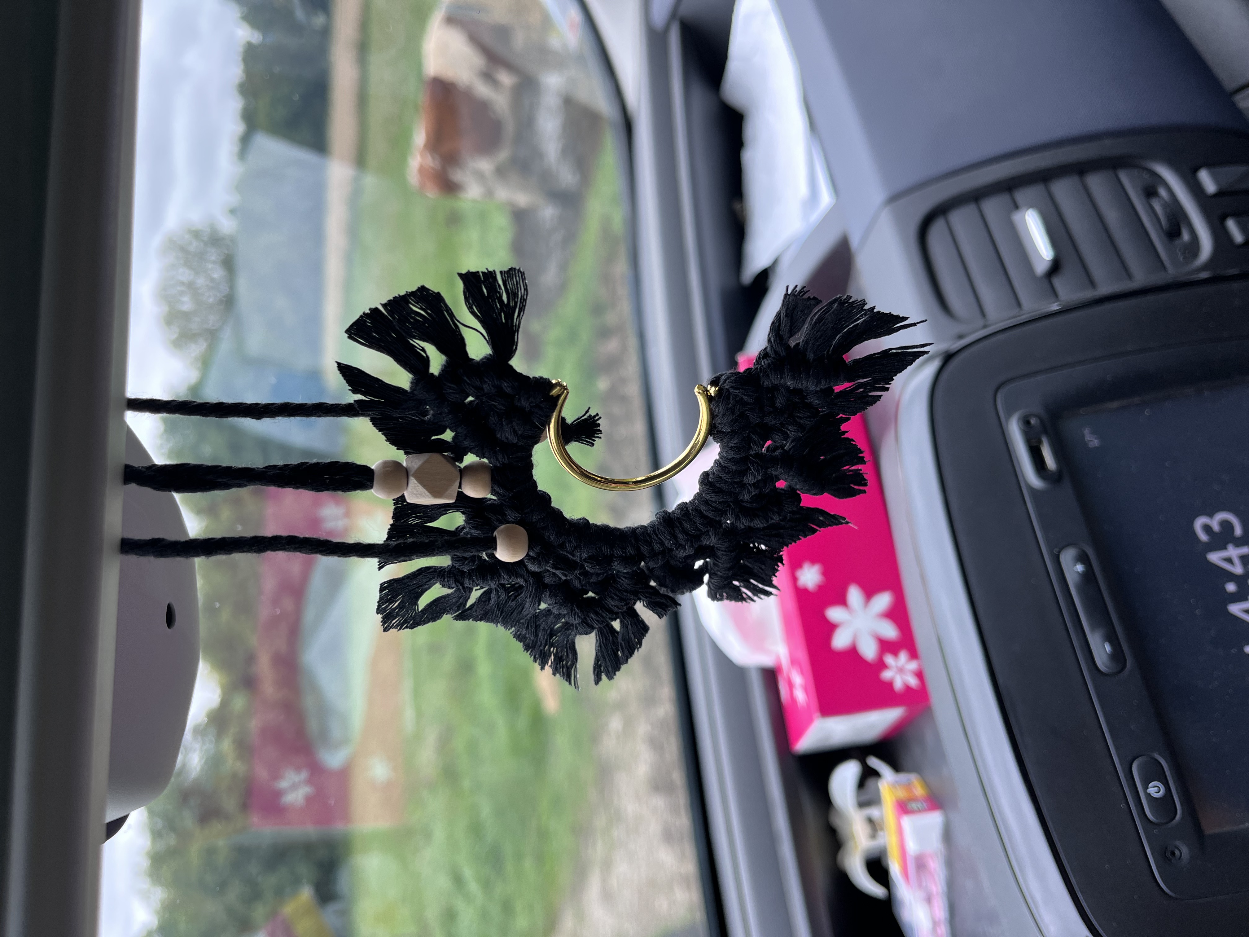 Pendentif pour rétroviseur en  macramé Lune