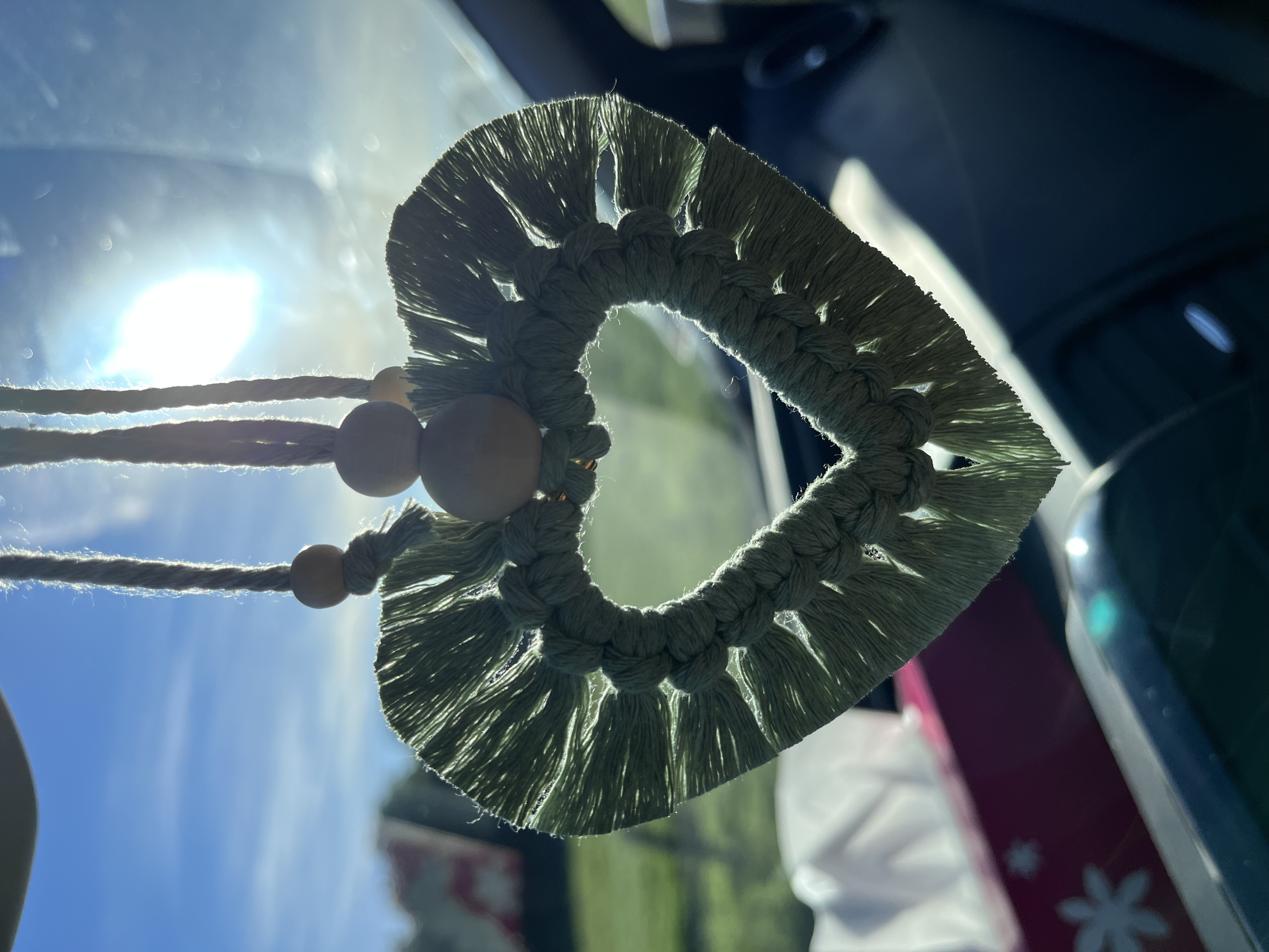 Pendentif pour rétroviseur en macramé Cœur