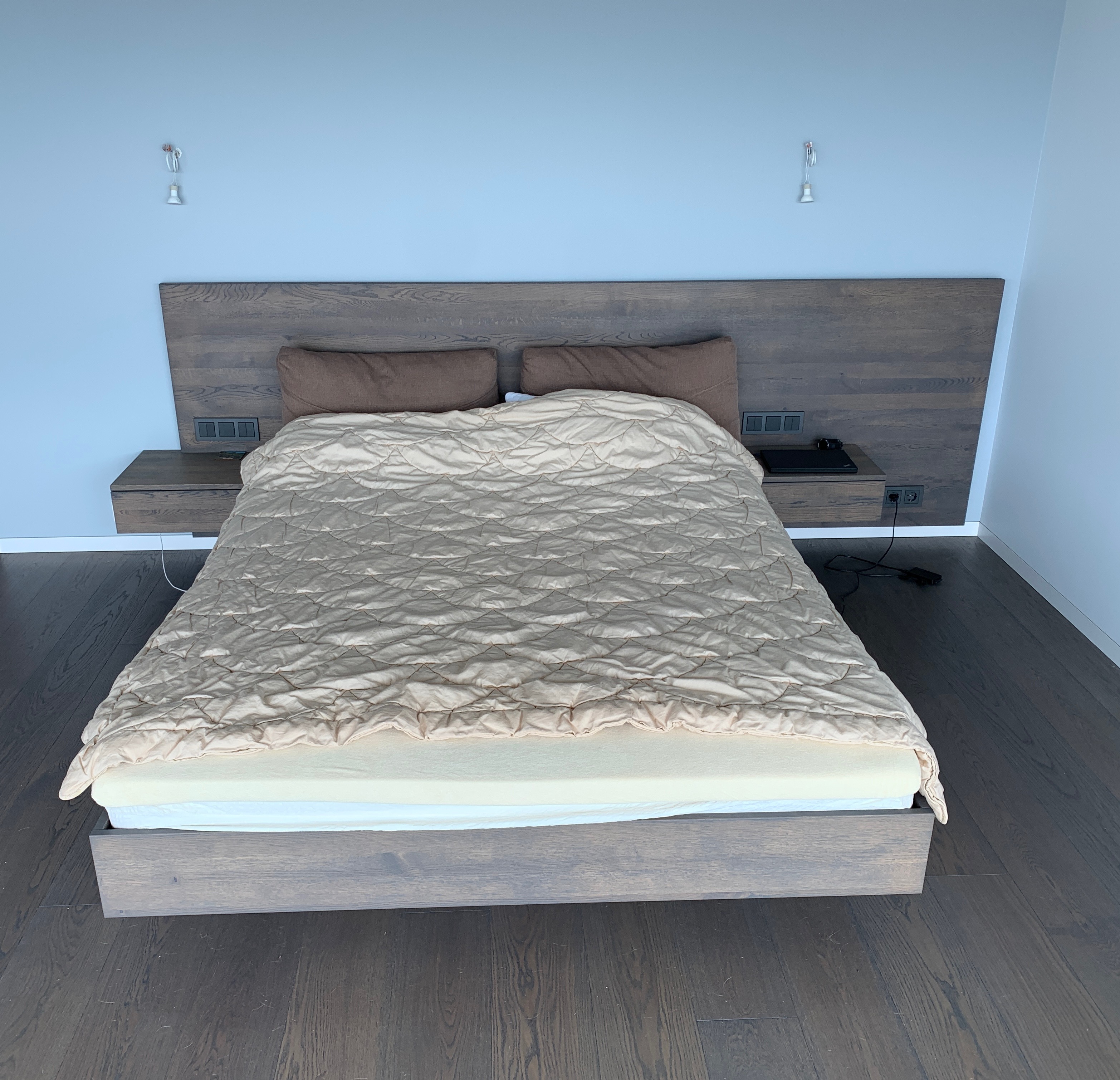 ĄŽUOLO MASYVO LOVA