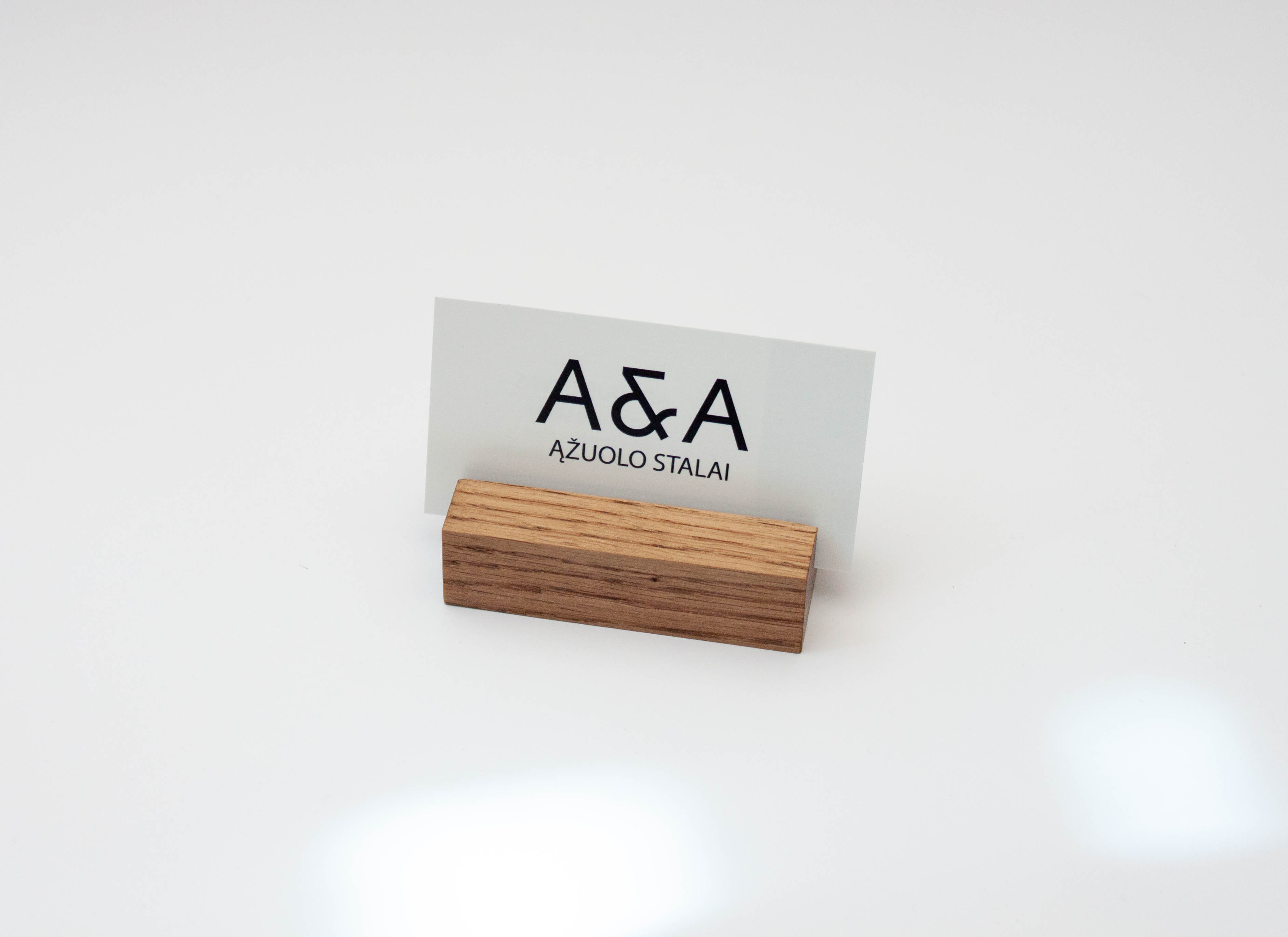 ĄŽUOLINIS KORTELIŲ LAIKIKLIS