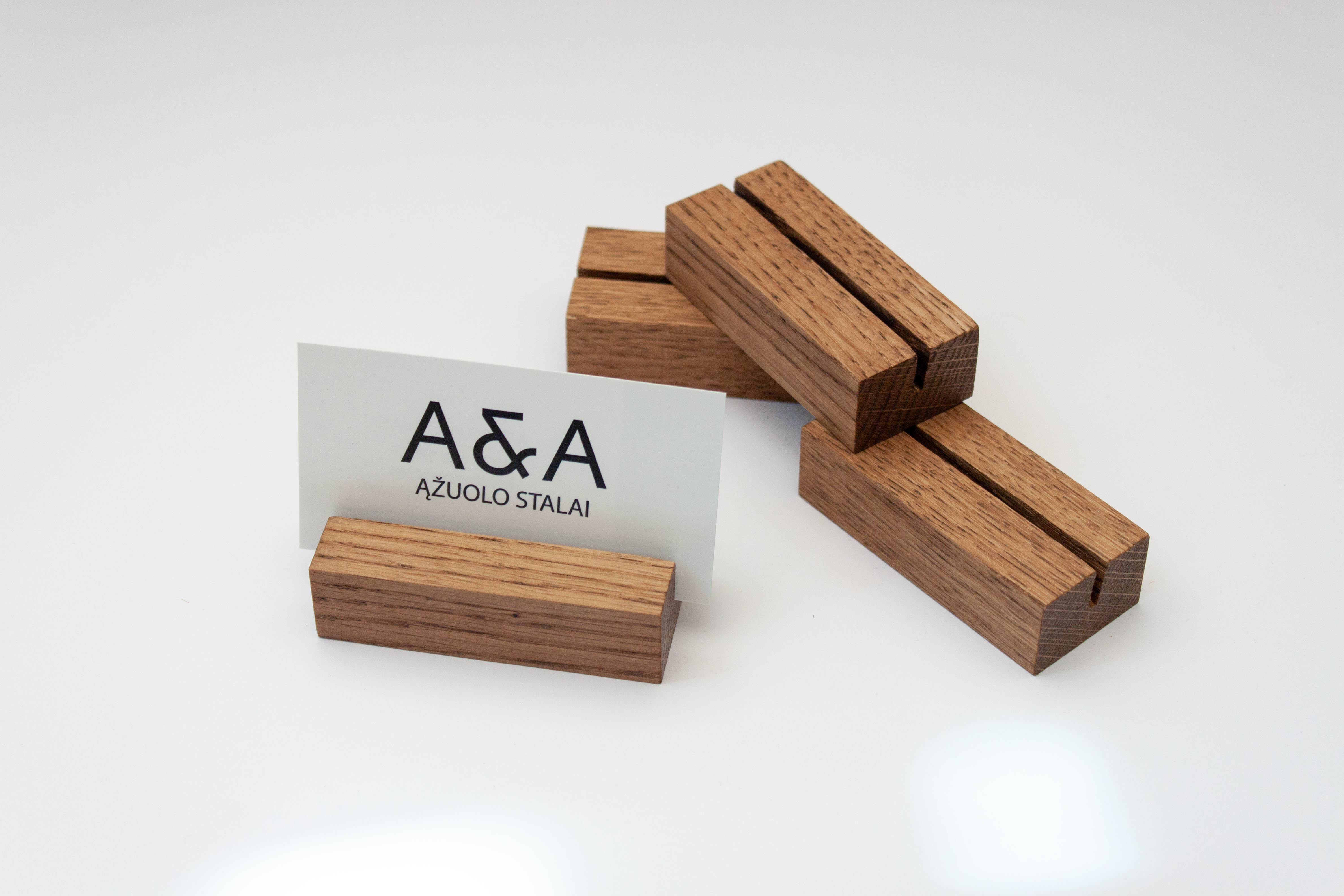 ĄŽUOLINIS KORTELIŲ LAIKIKLIS