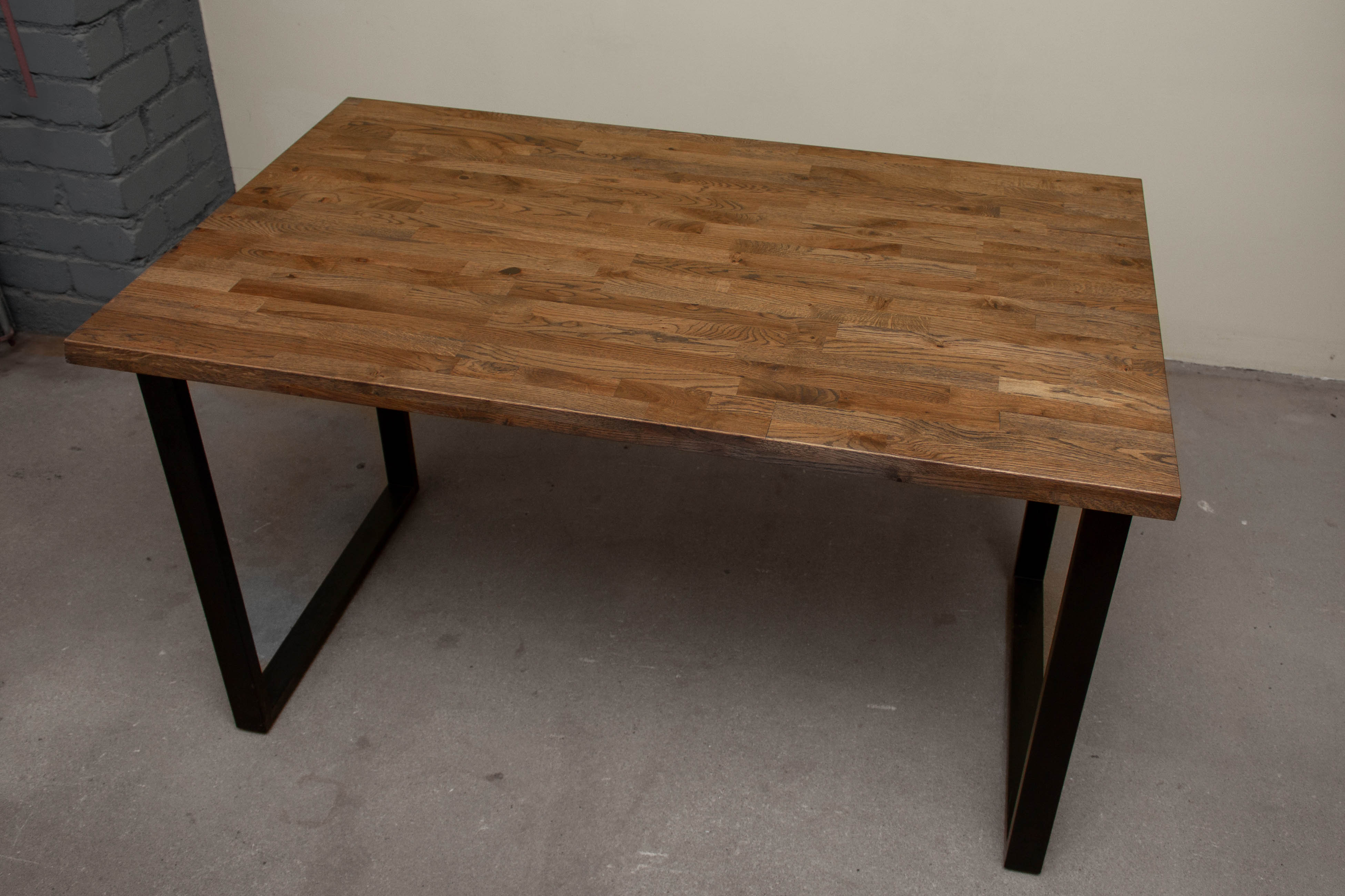 ĄŽUOLINIS DARBO STALAS