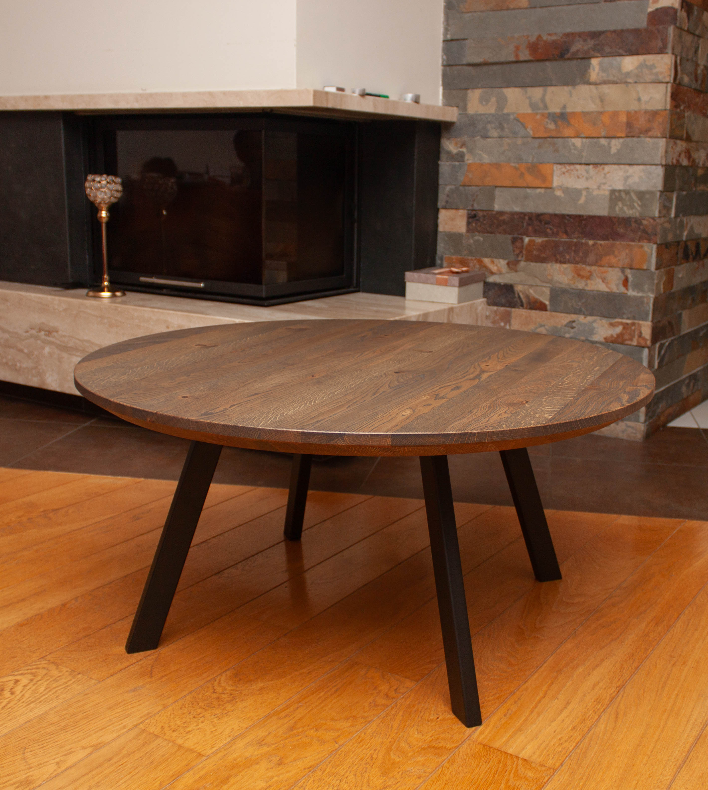 ĄŽUOLINIS APVALUS KAVOS STALIUKAS