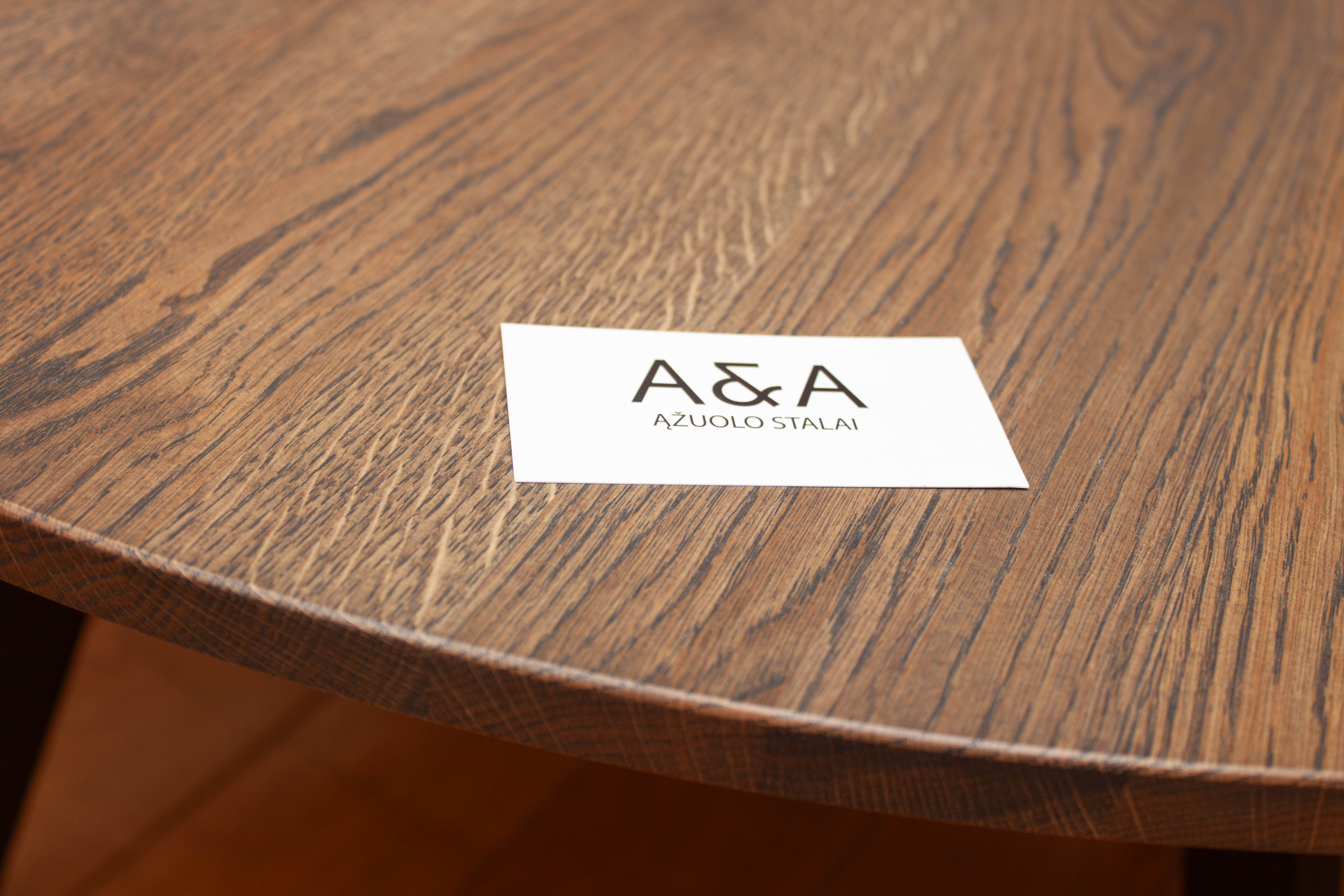 ĄŽUOLINIS APVALUS KAVOS STALIUKAS