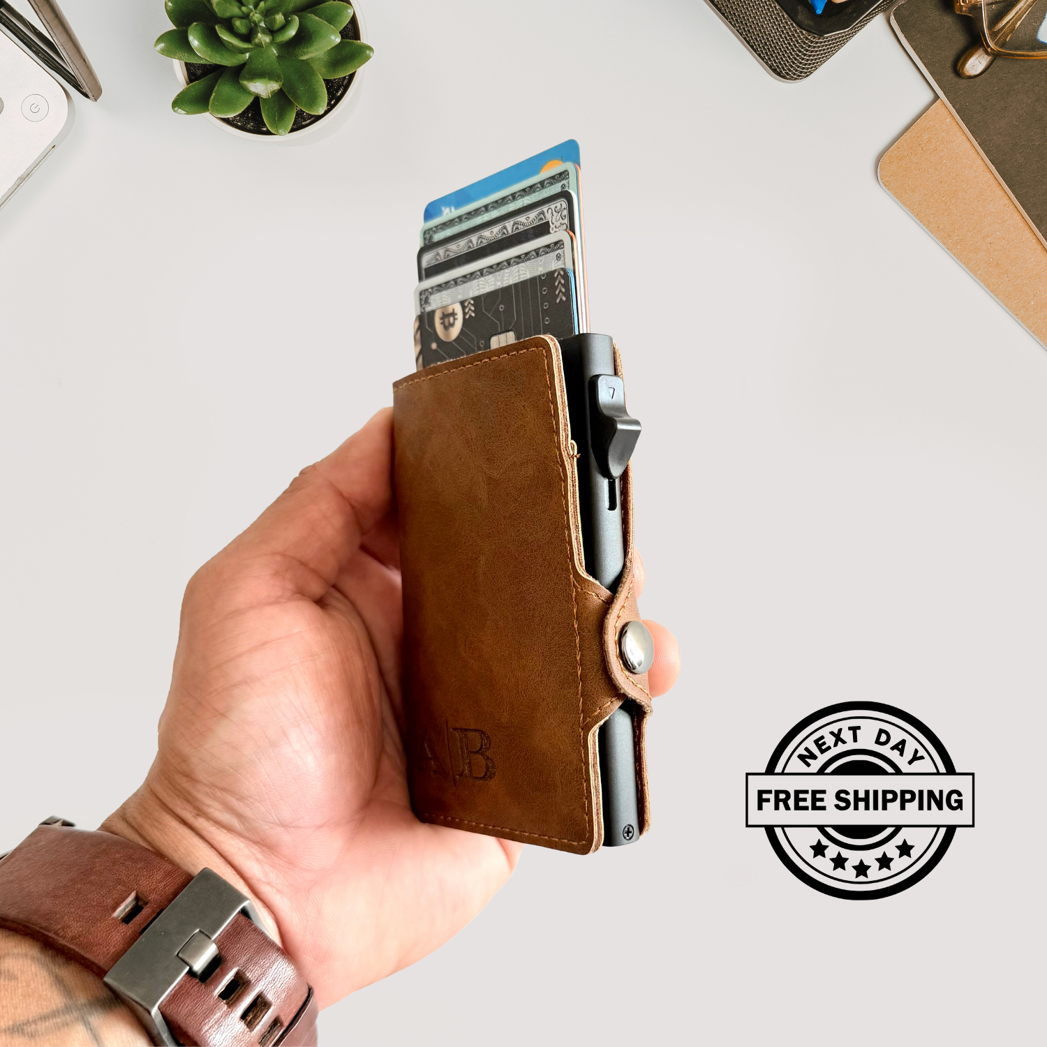 A personalized wallet made just for them. Choose the engraving that matters