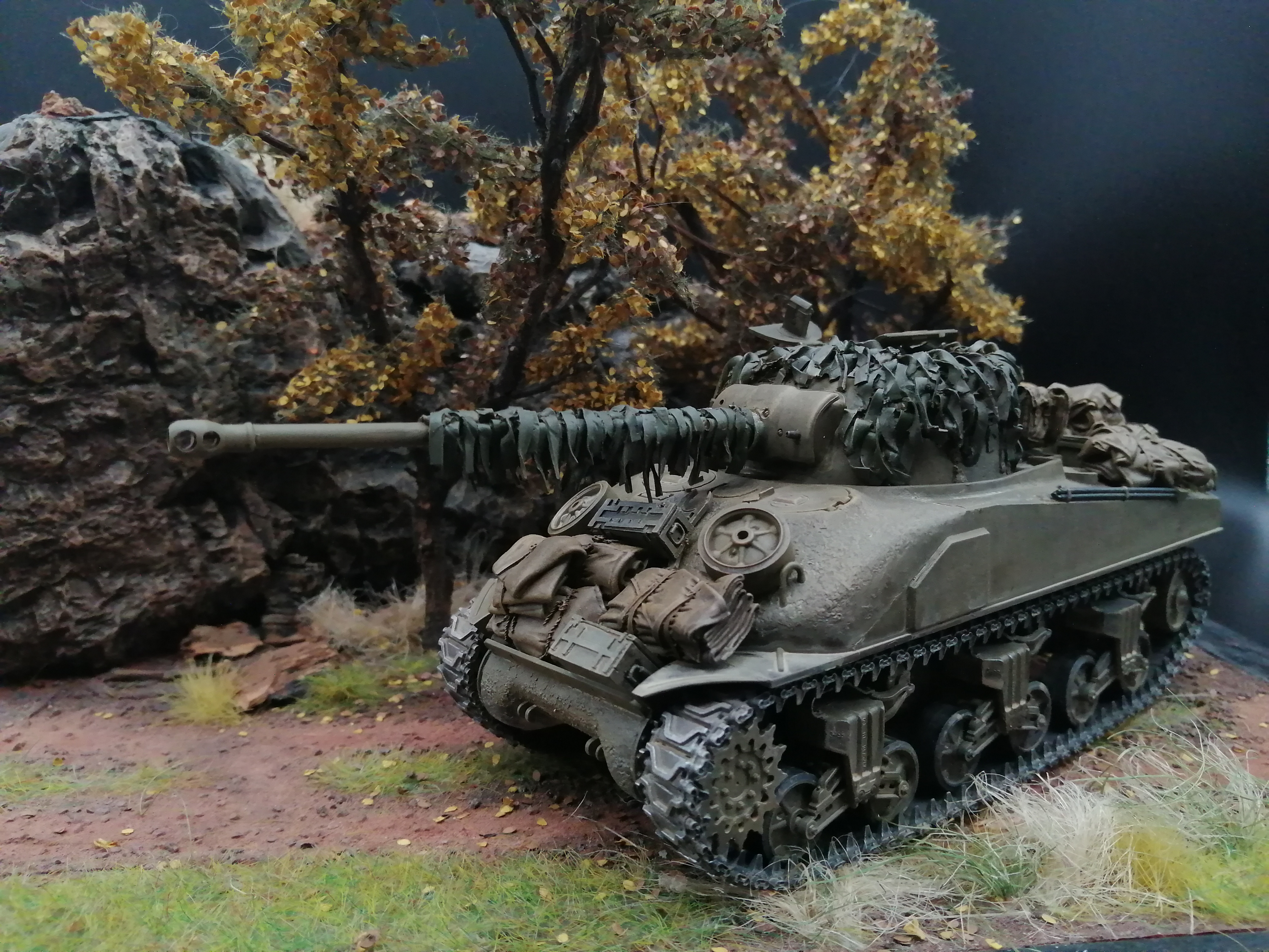 (Pre-Order) Dragon 6182 sherman Firefly 1:35, Built & Painted