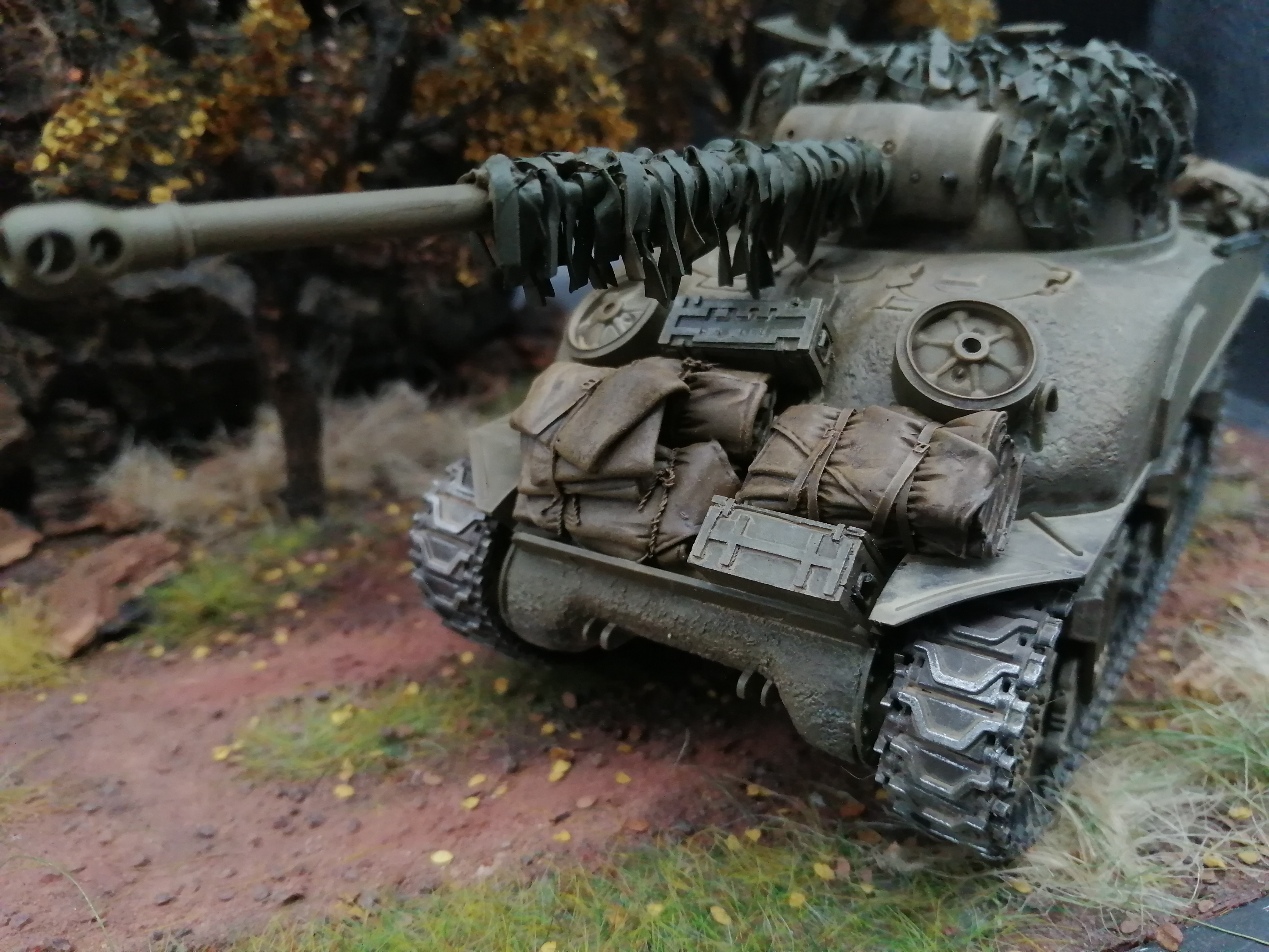 (Pre-Order) Dragon 6182 sherman Firefly 1:35, Built & Painted