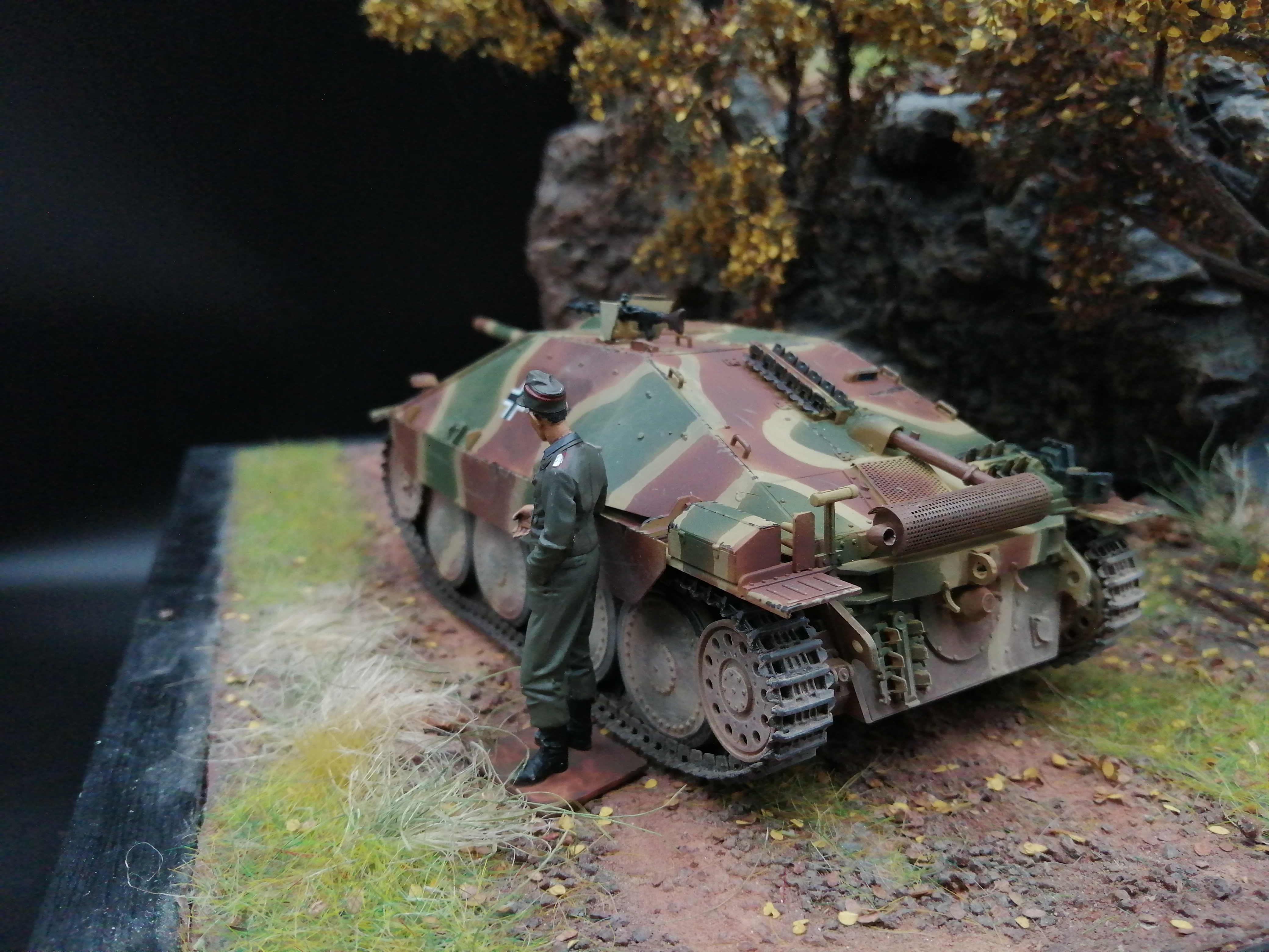 (Pre-Order)TAMIYA GERMAN TANK DESTROYER HETZER 1:35, Built & Painted