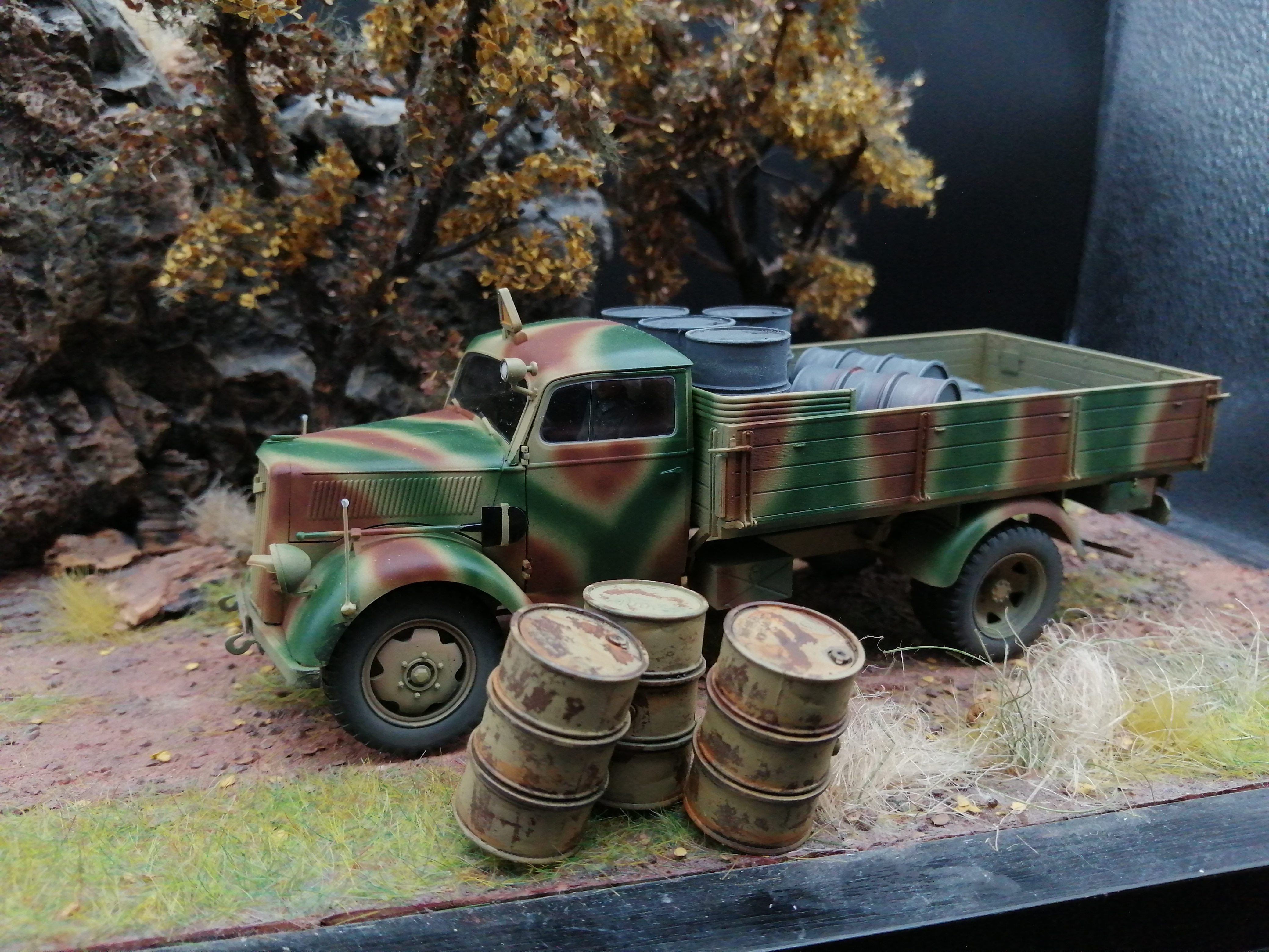 (Pre-Order) Italeri  216 Kfz. 305 Opel Blitz 1:35 Built & Painted
