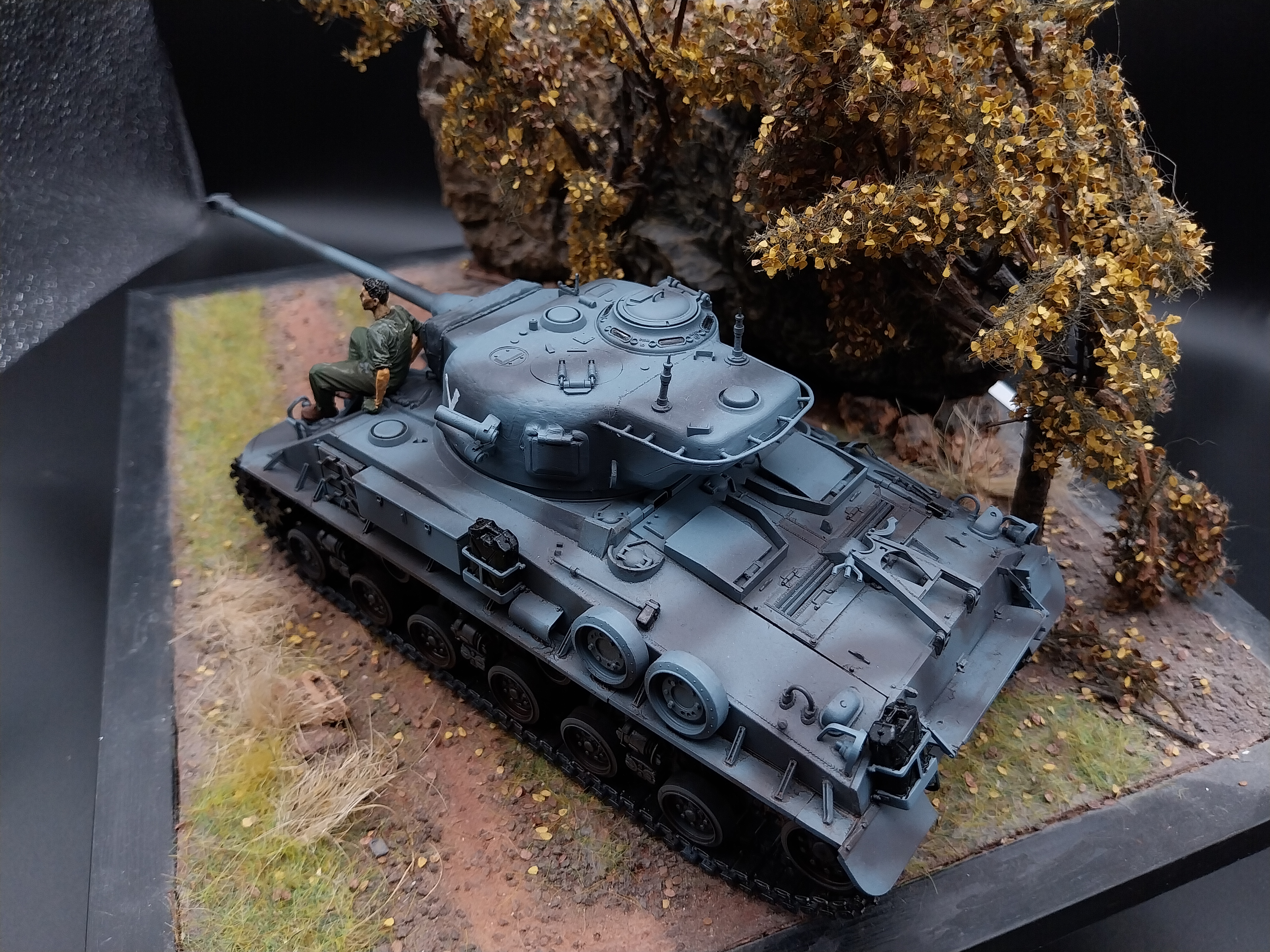 Dragon 3528 M-50 SUPER SHERMAN late version 1:35 Built & Painted