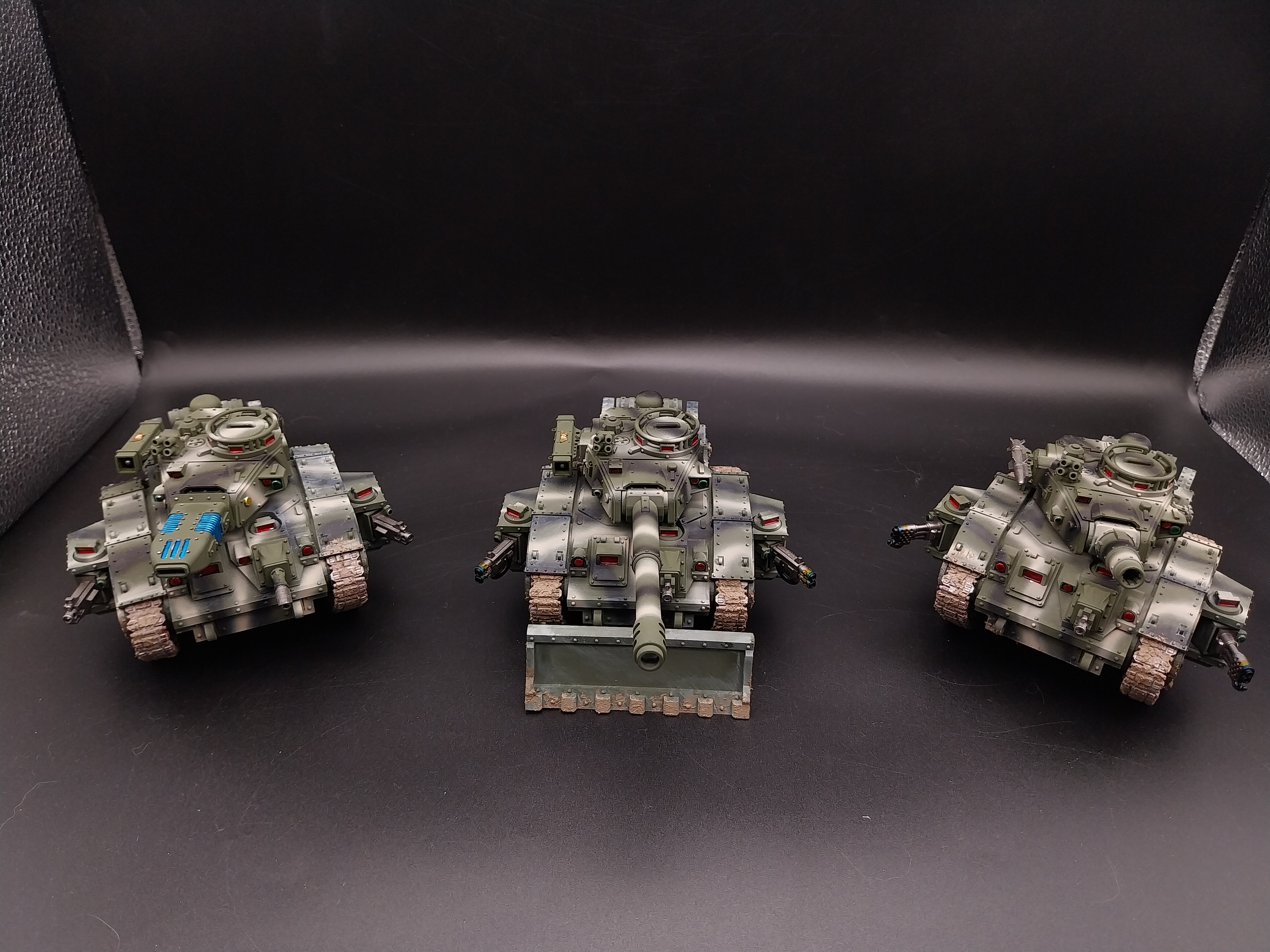 Warhammer 40k Death Korps of Krieg  Leman Russ Battle Tank painted with camouflage