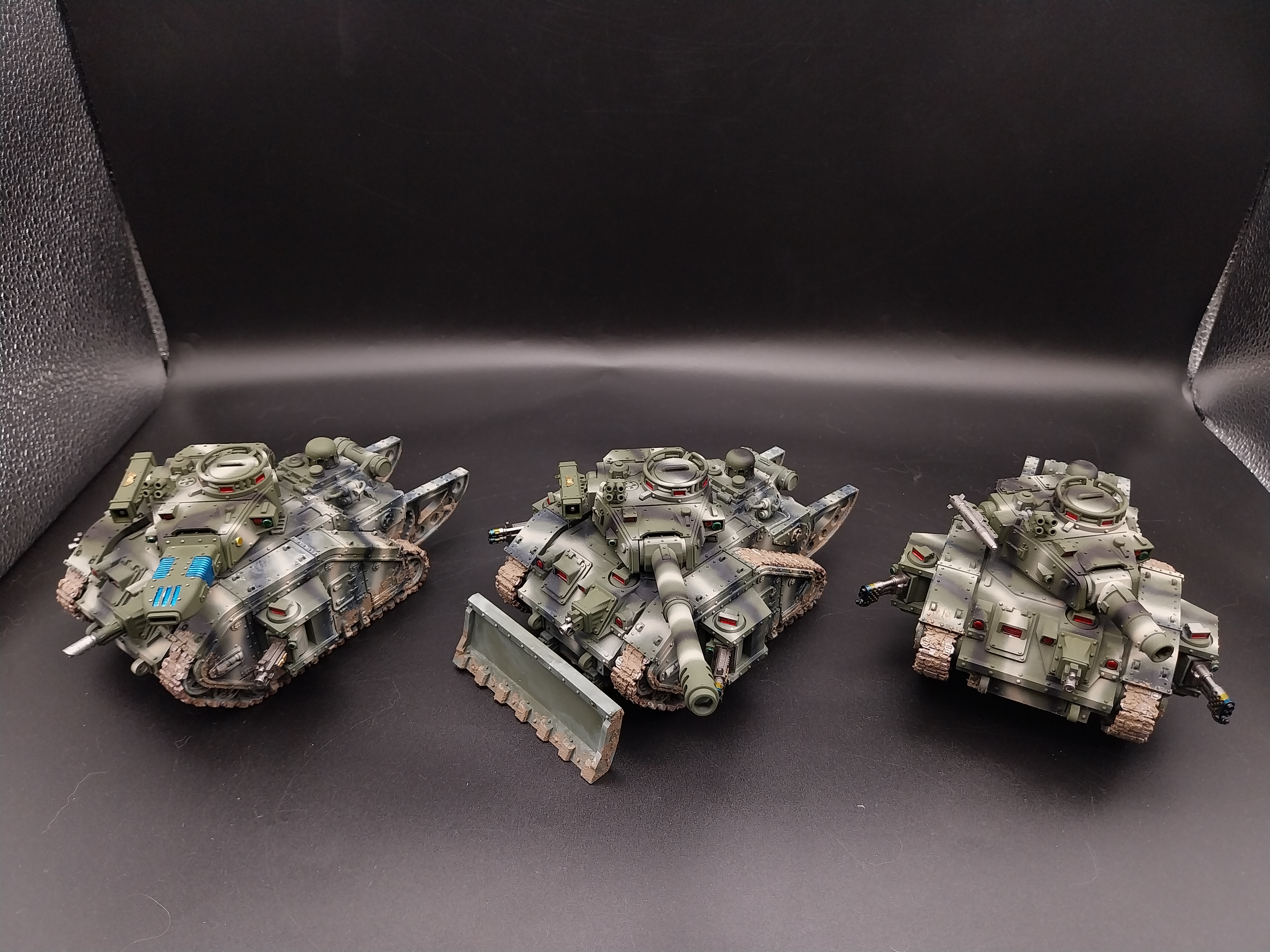 Warhammer 40k Death Korps of Krieg  Leman Russ Battle Tank painted with camouflage