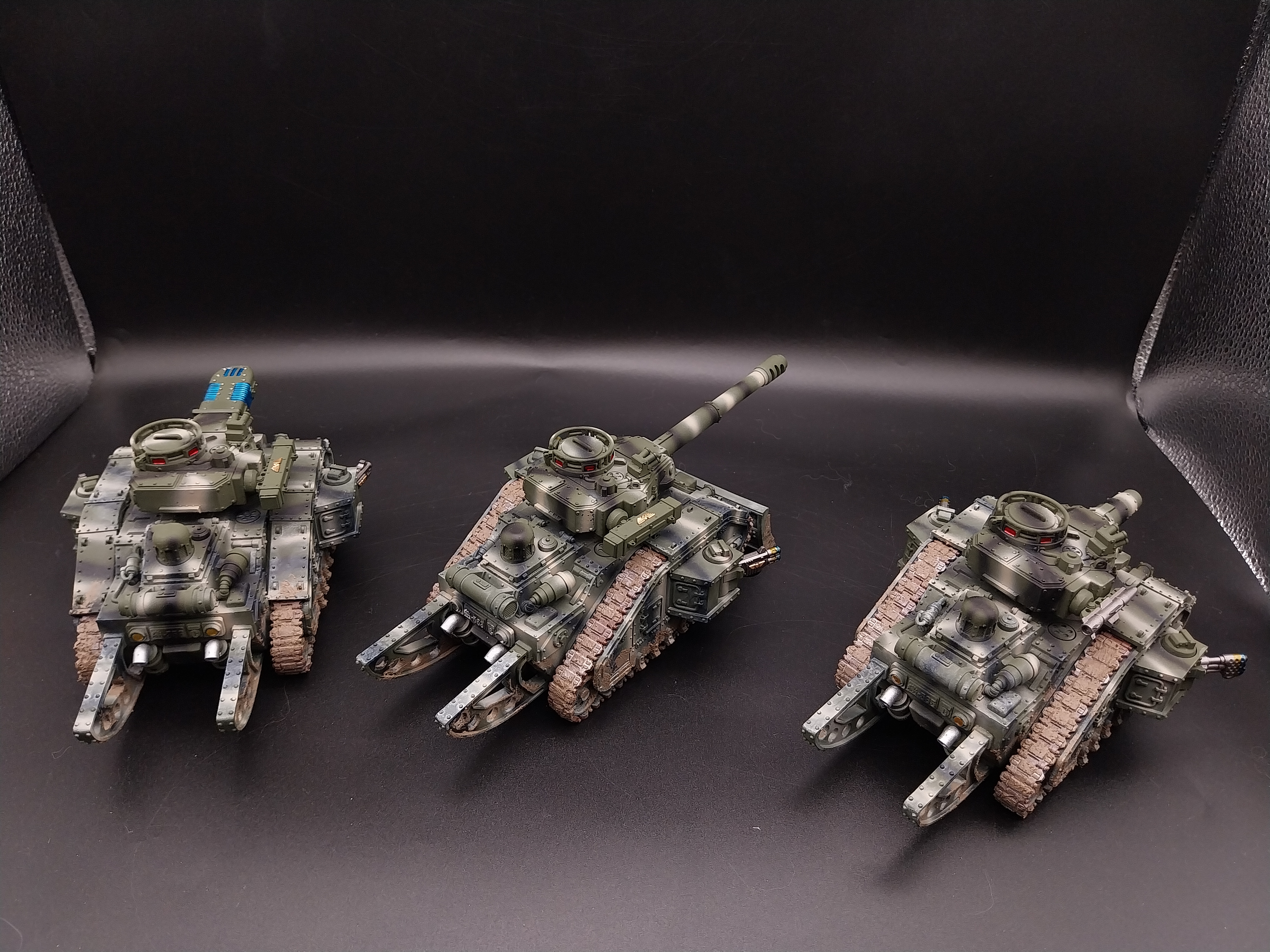 Warhammer 40k Death Korps of Krieg  Leman Russ Battle Tank painted with camouflage