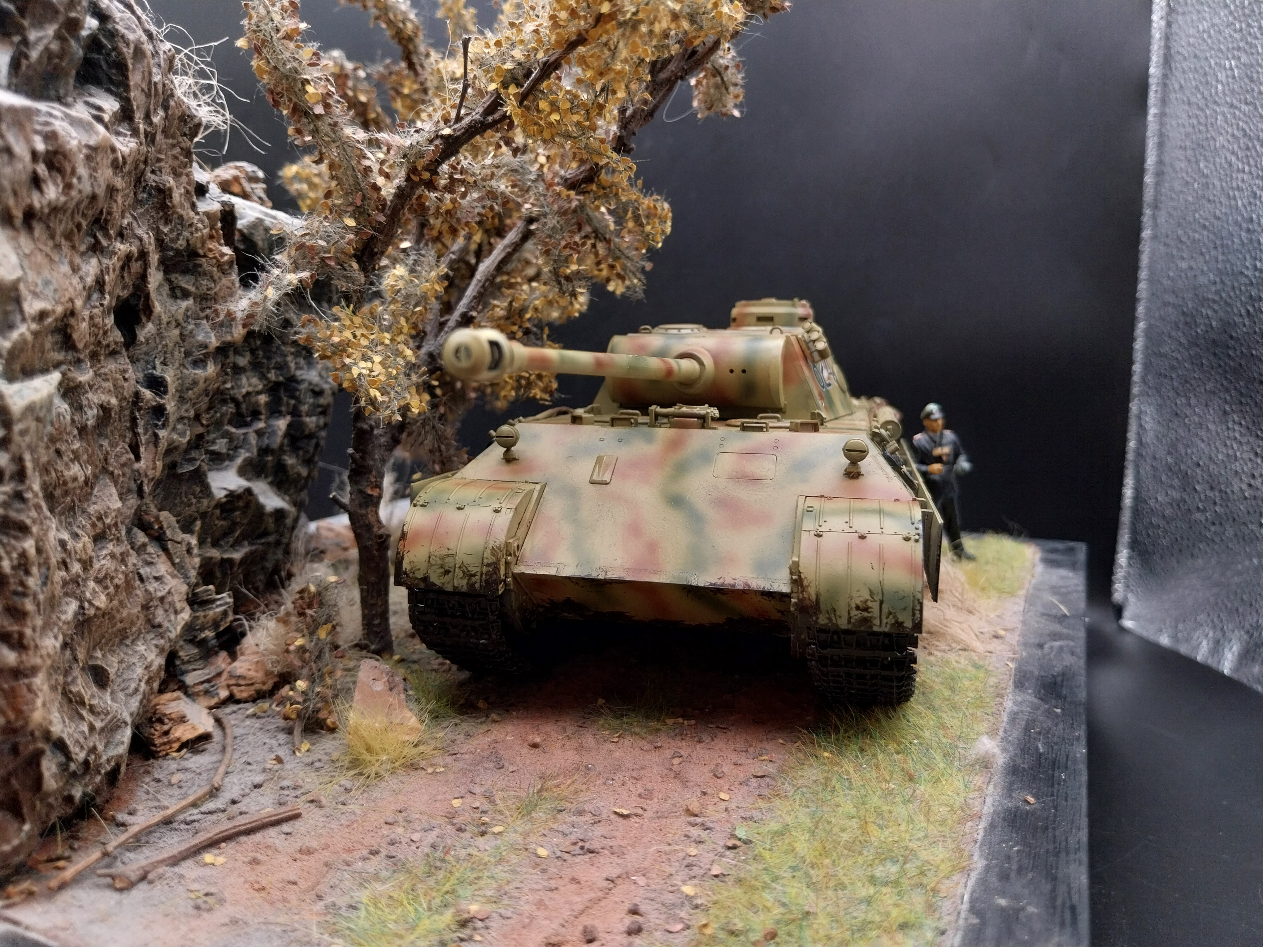 German tank with camo Italeri 290 PanzerKampfwagen V Ausf. D Panther 1:35 Built & Painted