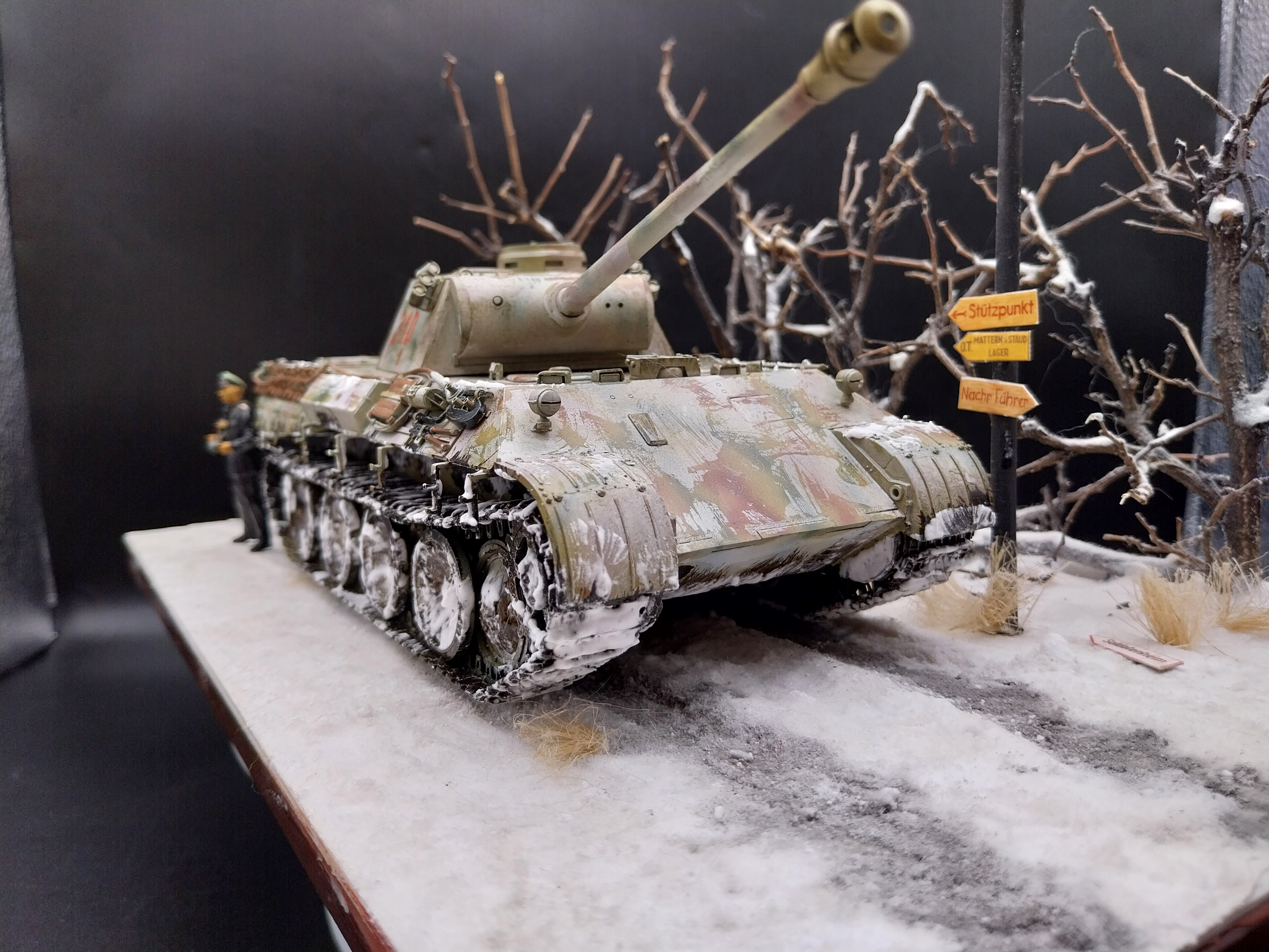 German tank with camo Italeri 290 PanzerKampfwagen V Ausf. D Panther 1:35 Built & Painted