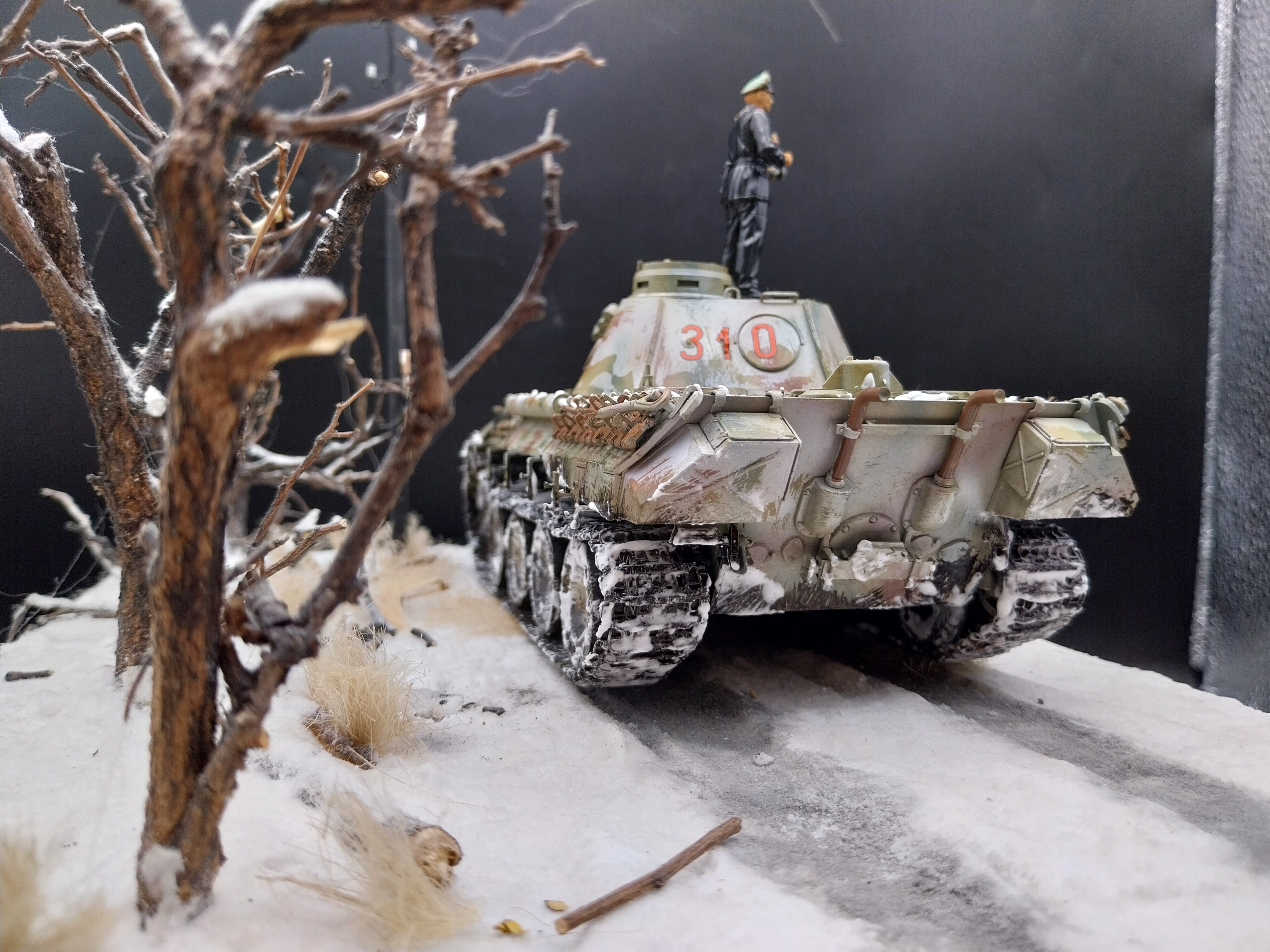 German tank with camo Italeri 290 PanzerKampfwagen V Ausf. D Panther 1:35 Built & Painted