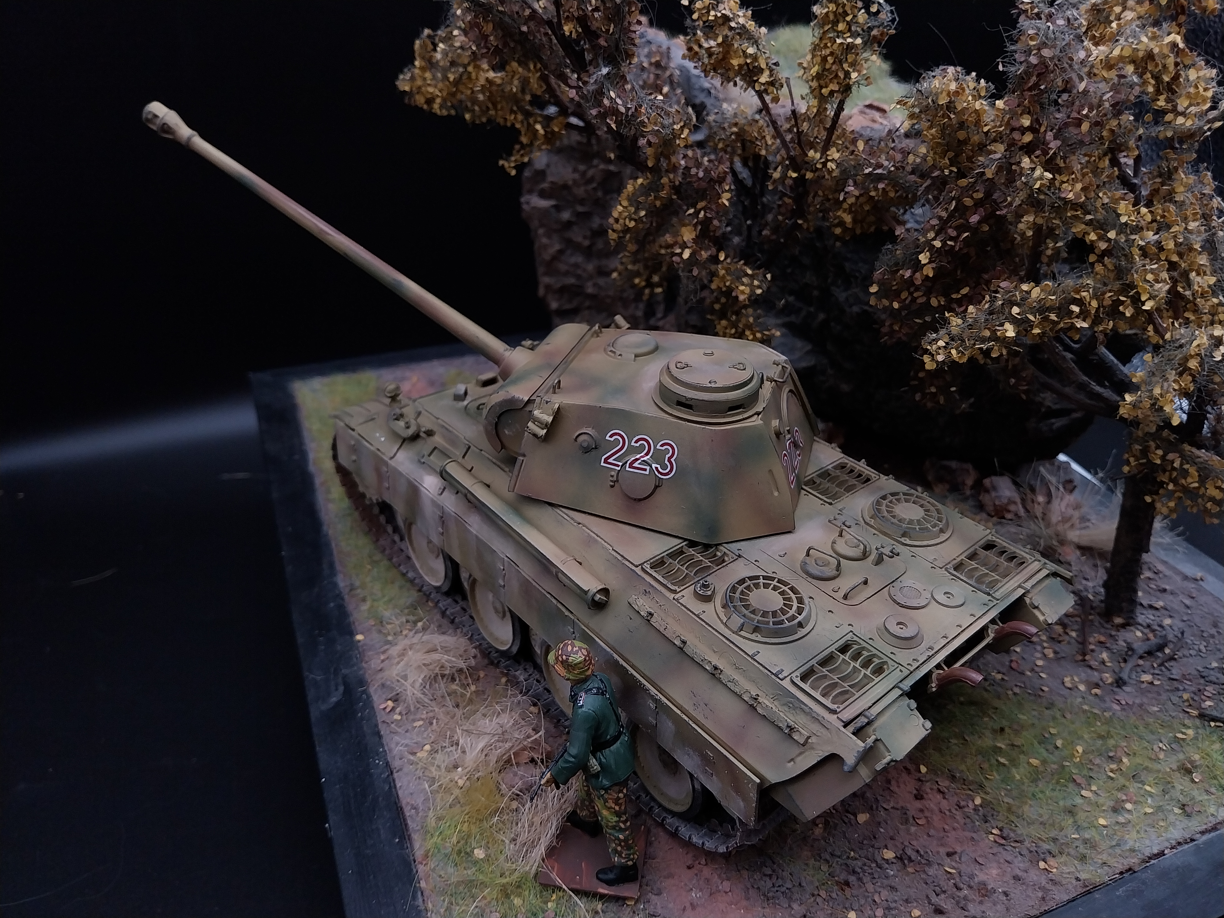 German tank with camo Italeri 290 PanzerKampfwagen V Ausf. D Panther 1:35 Built & Painted