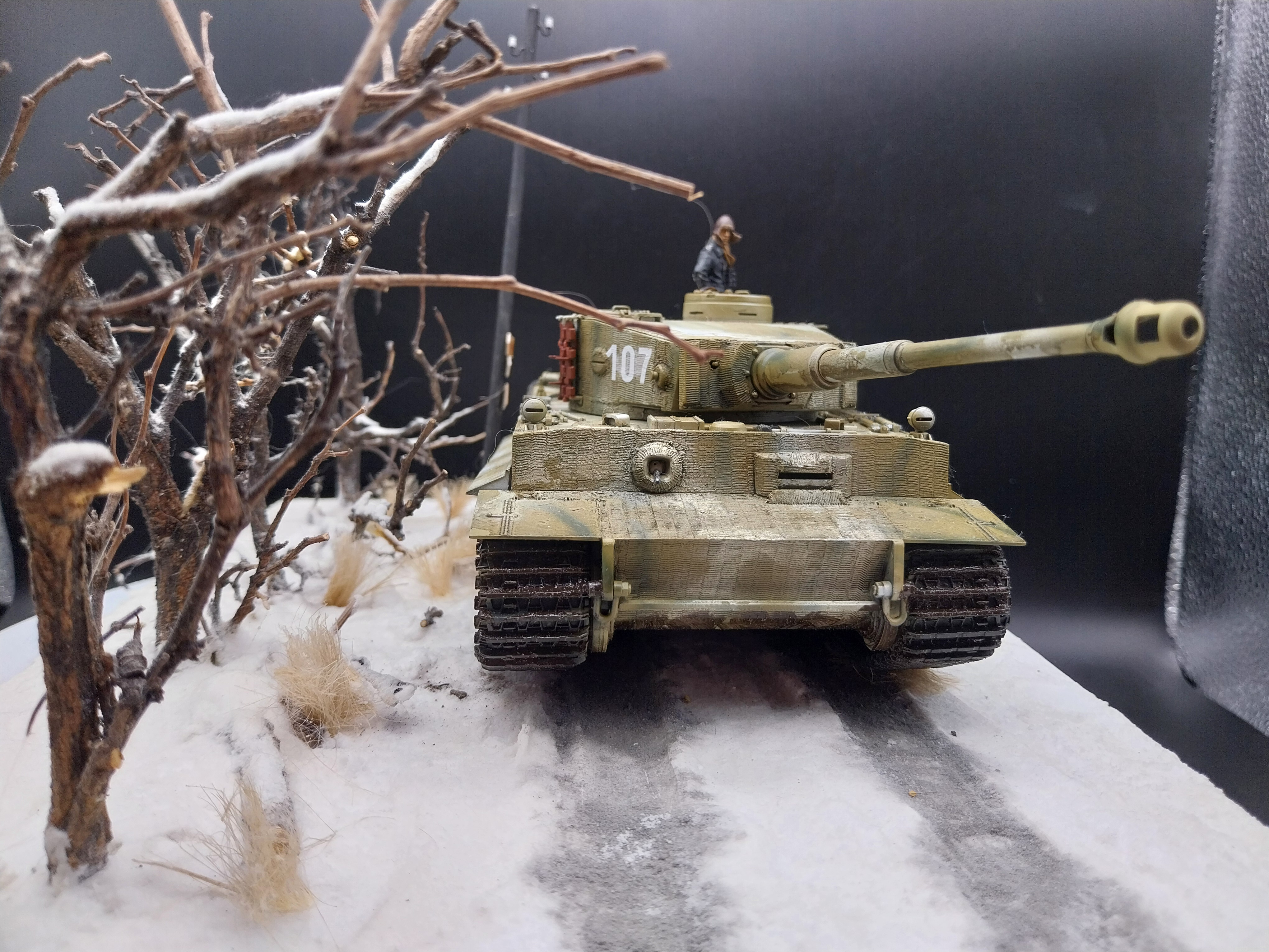 Tiger I Ausf. E German Heavy Tank Zvezda 3646 1:35 Built & Painted