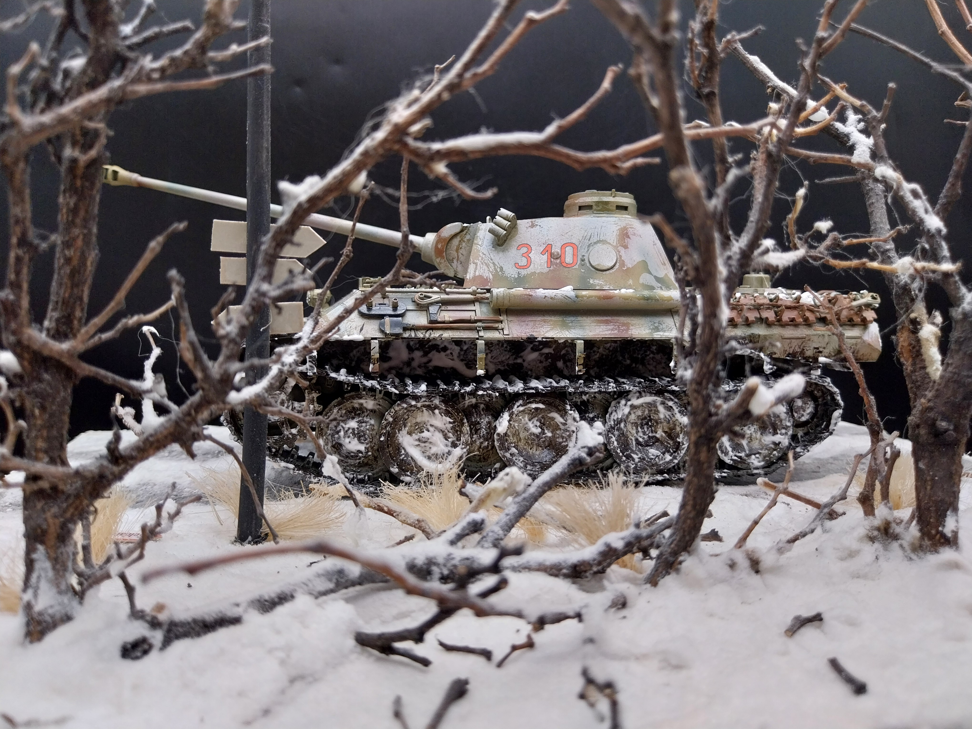 German tank with camo Italeri 290 PanzerKampfwagen V Ausf. D Panther 1:35 Built & Painted