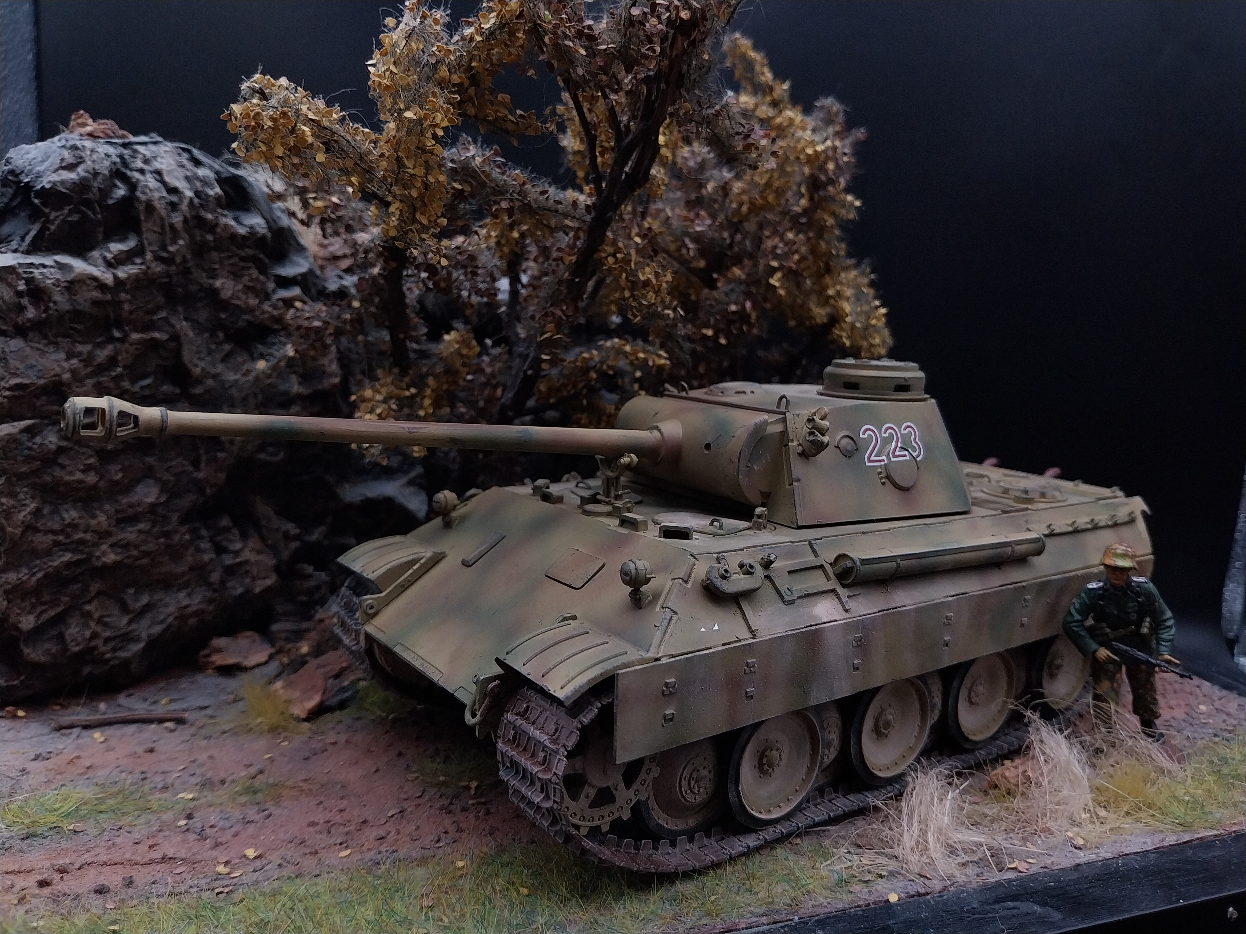 German tank with camo Italeri 290 PanzerKampfwagen V Ausf. D Panther 1:35 Built & Painted